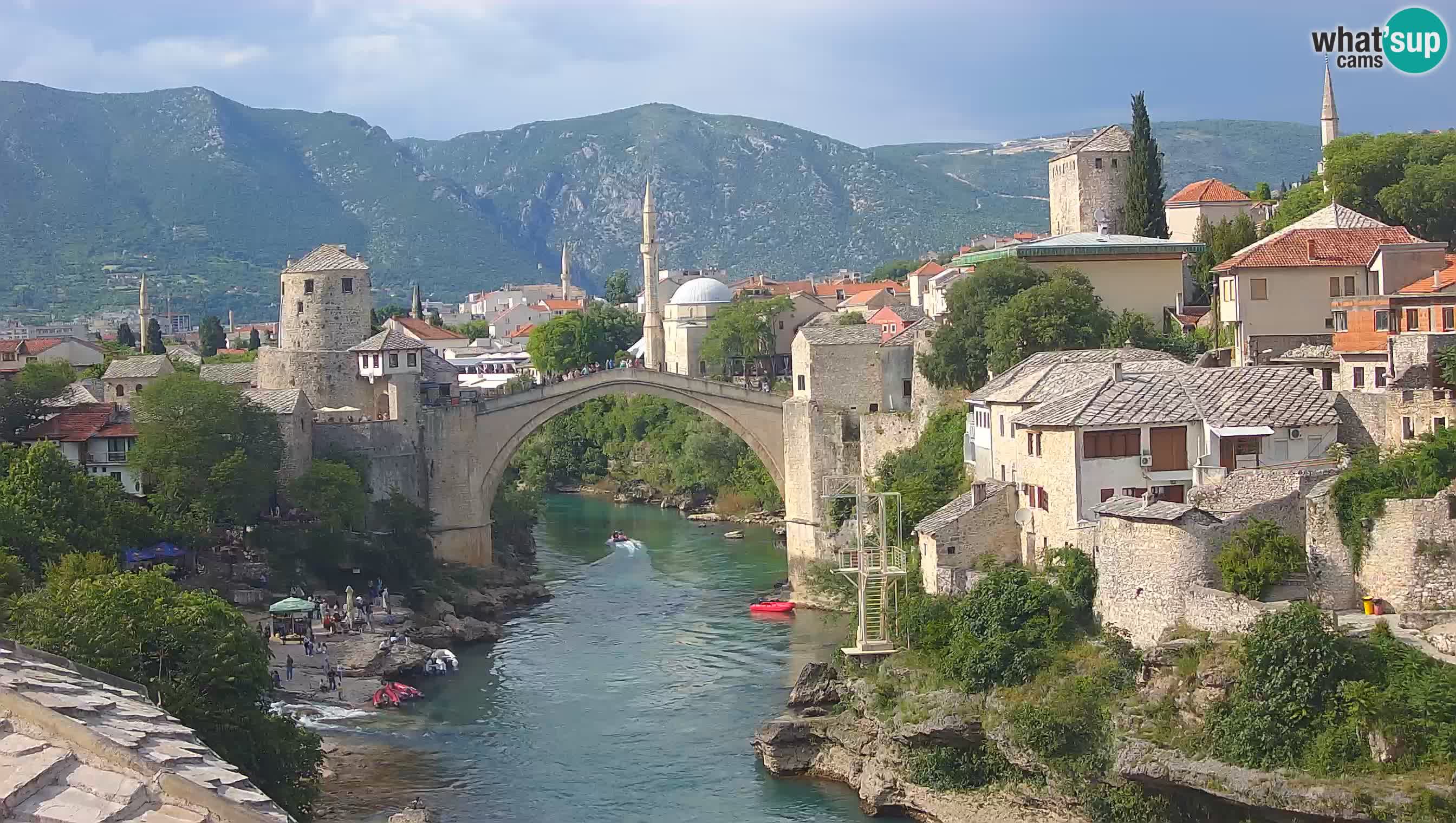 Mostar webkamera – Die Alte Brücke über den Fluss Neretva