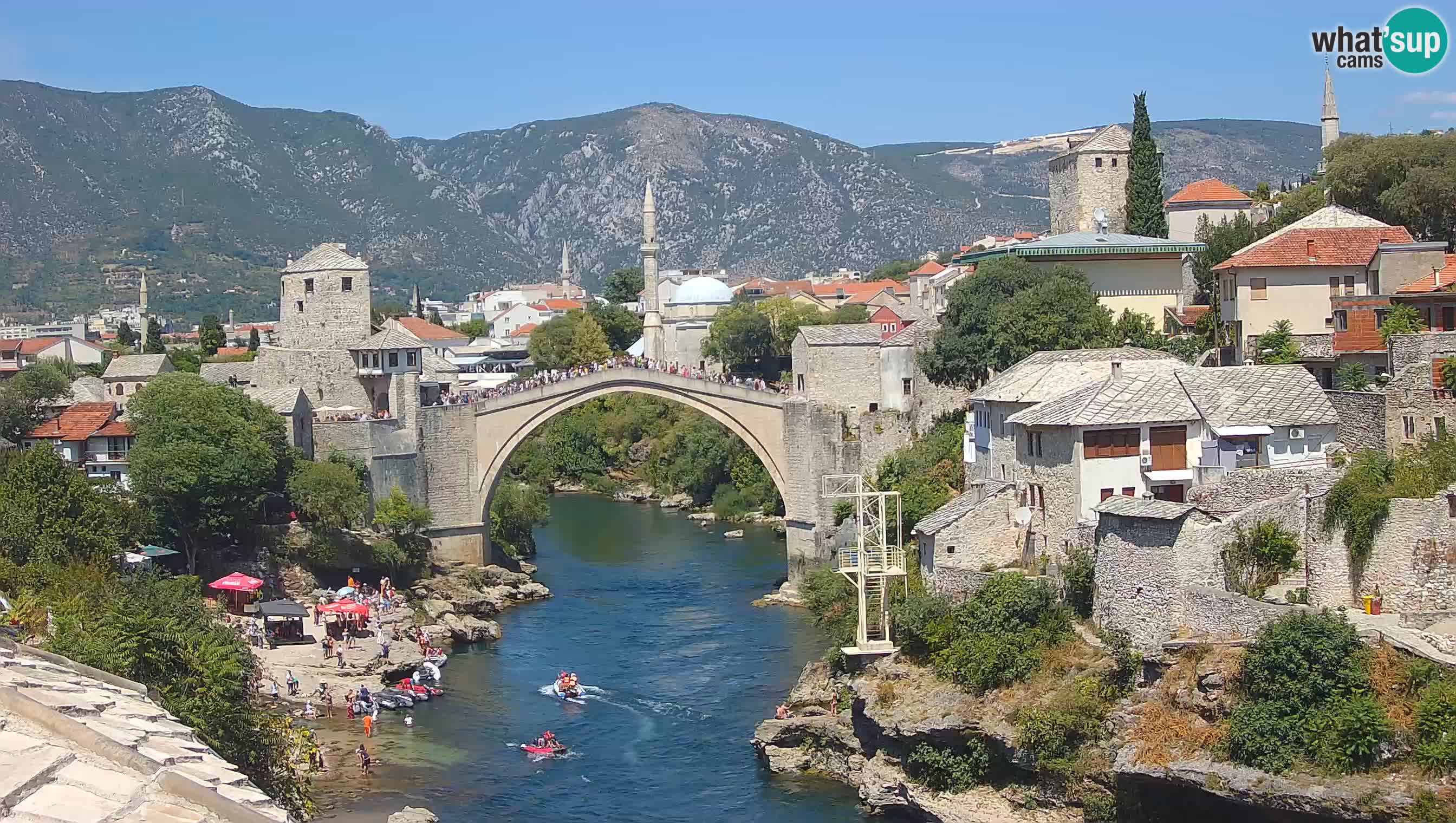 Mostar webkamera – Die Alte Brücke über den Fluss Neretva