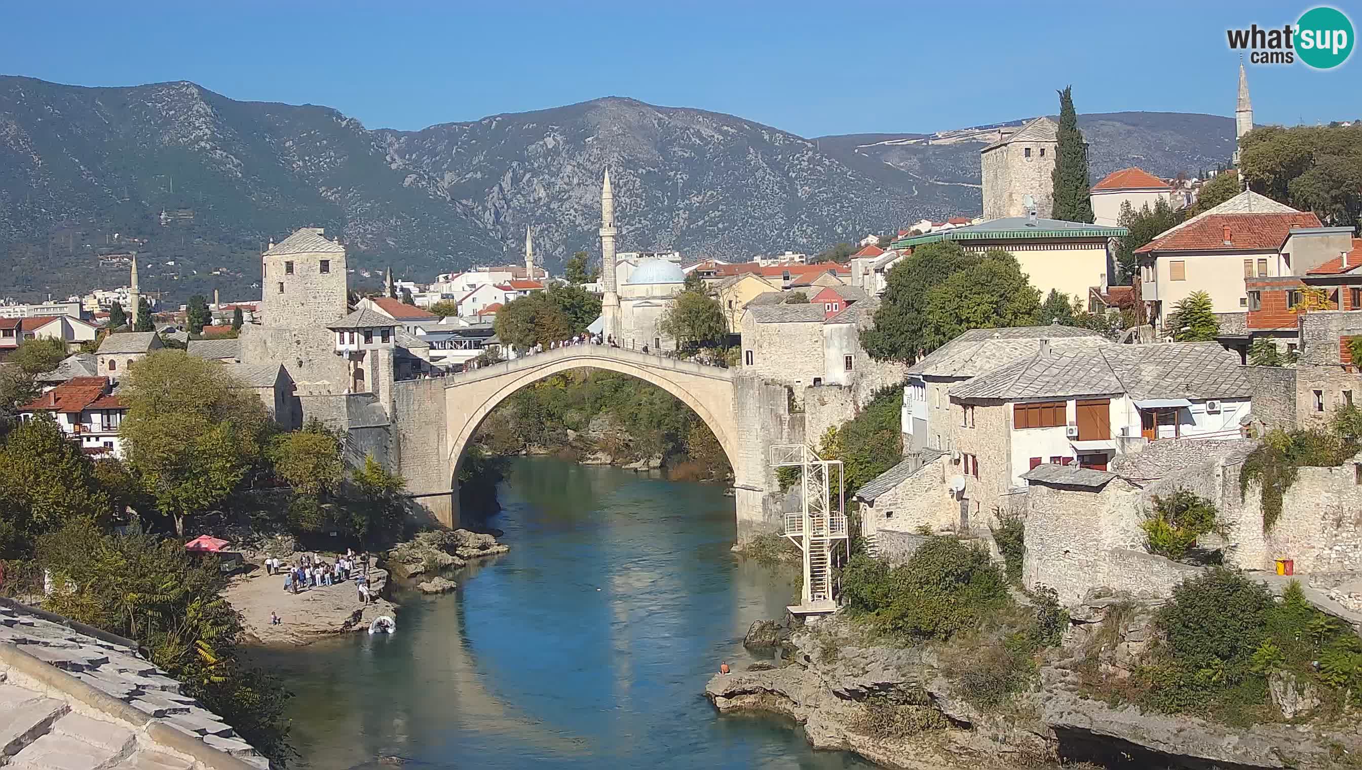 Mostar webkamera – Die Alte Brücke über den Fluss Neretva