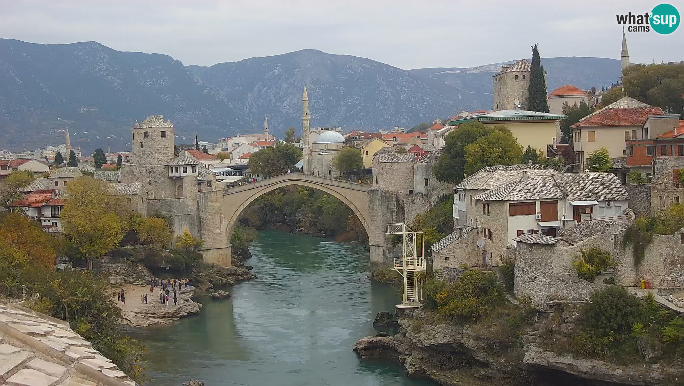 Mostar webkamera – Die Alte Brücke über den Fluss Neretva