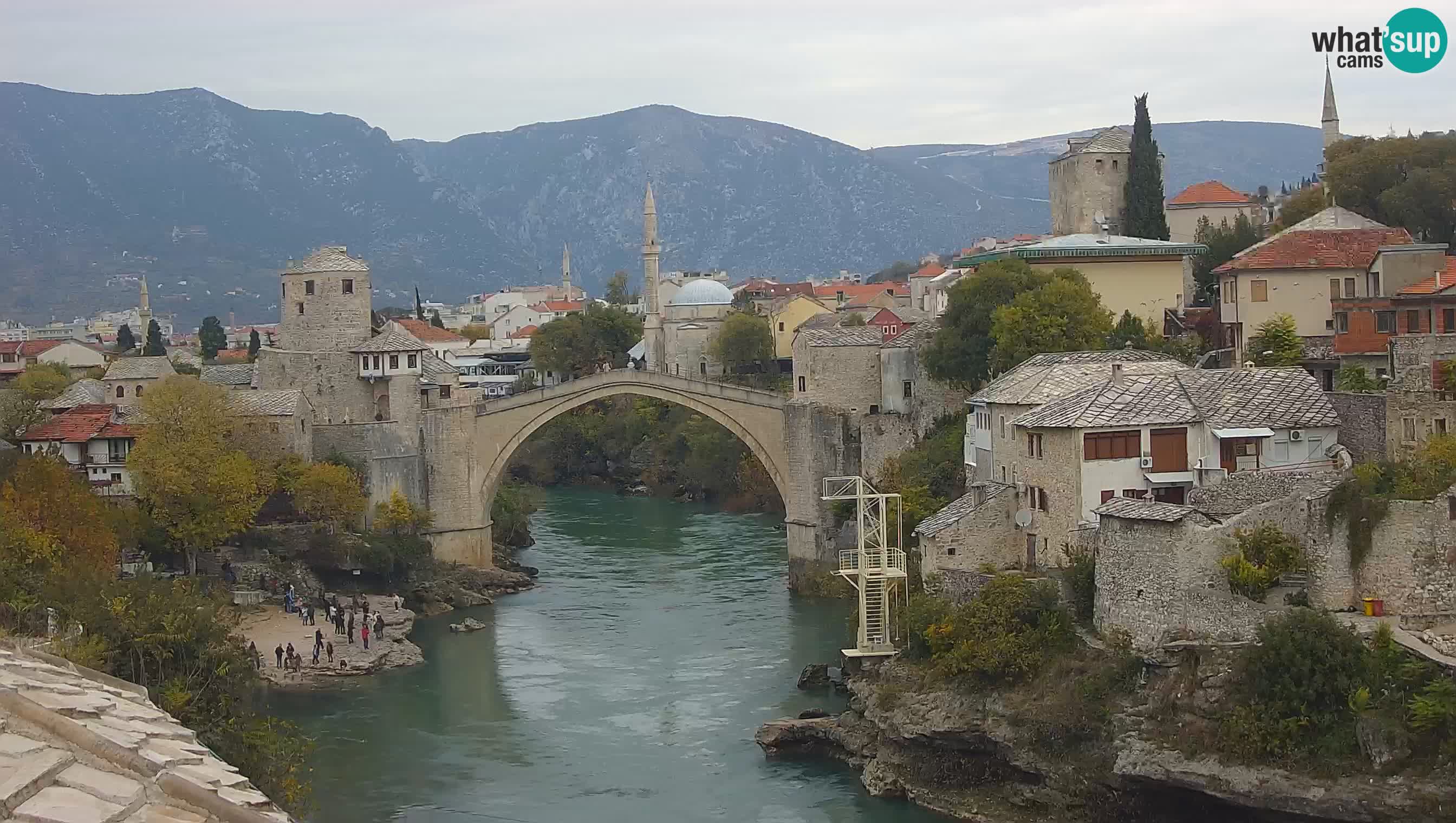 Mostar webkamera – Die Alte Brücke über den Fluss Neretva