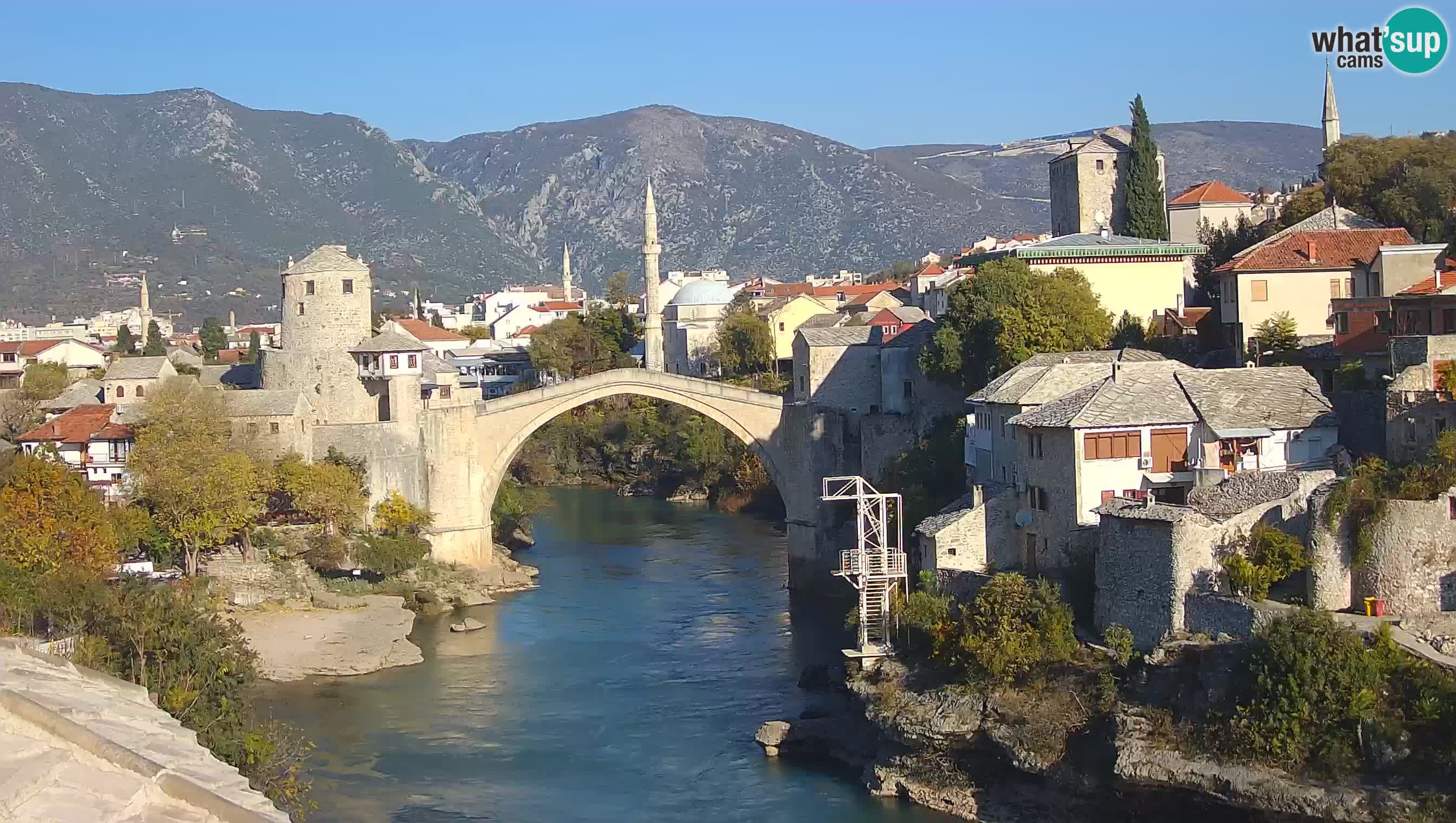 Mostar webkamera – Die Alte Brücke über den Fluss Neretva