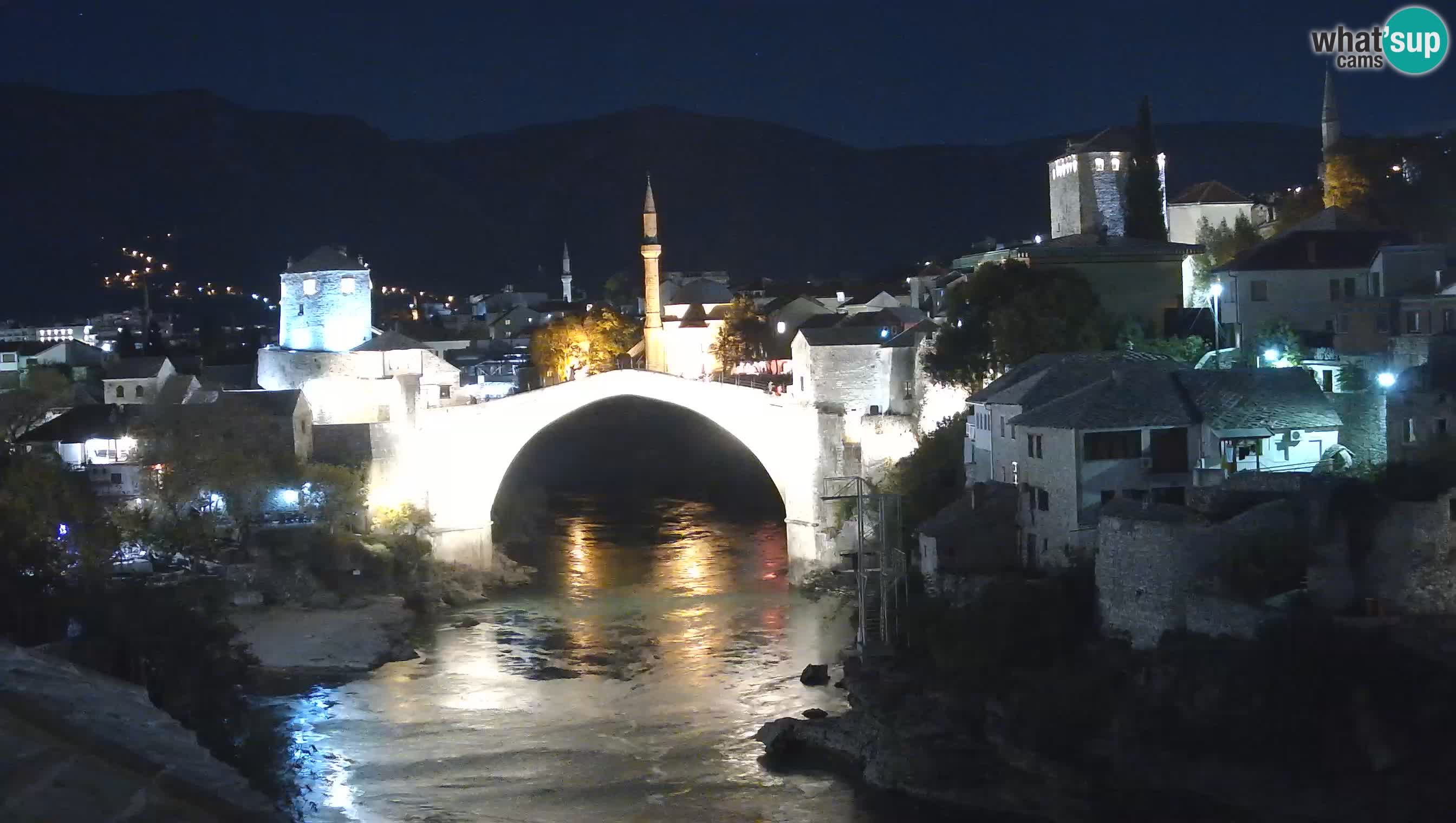 Mostar webkamera – Die Alte Brücke über den Fluss Neretva