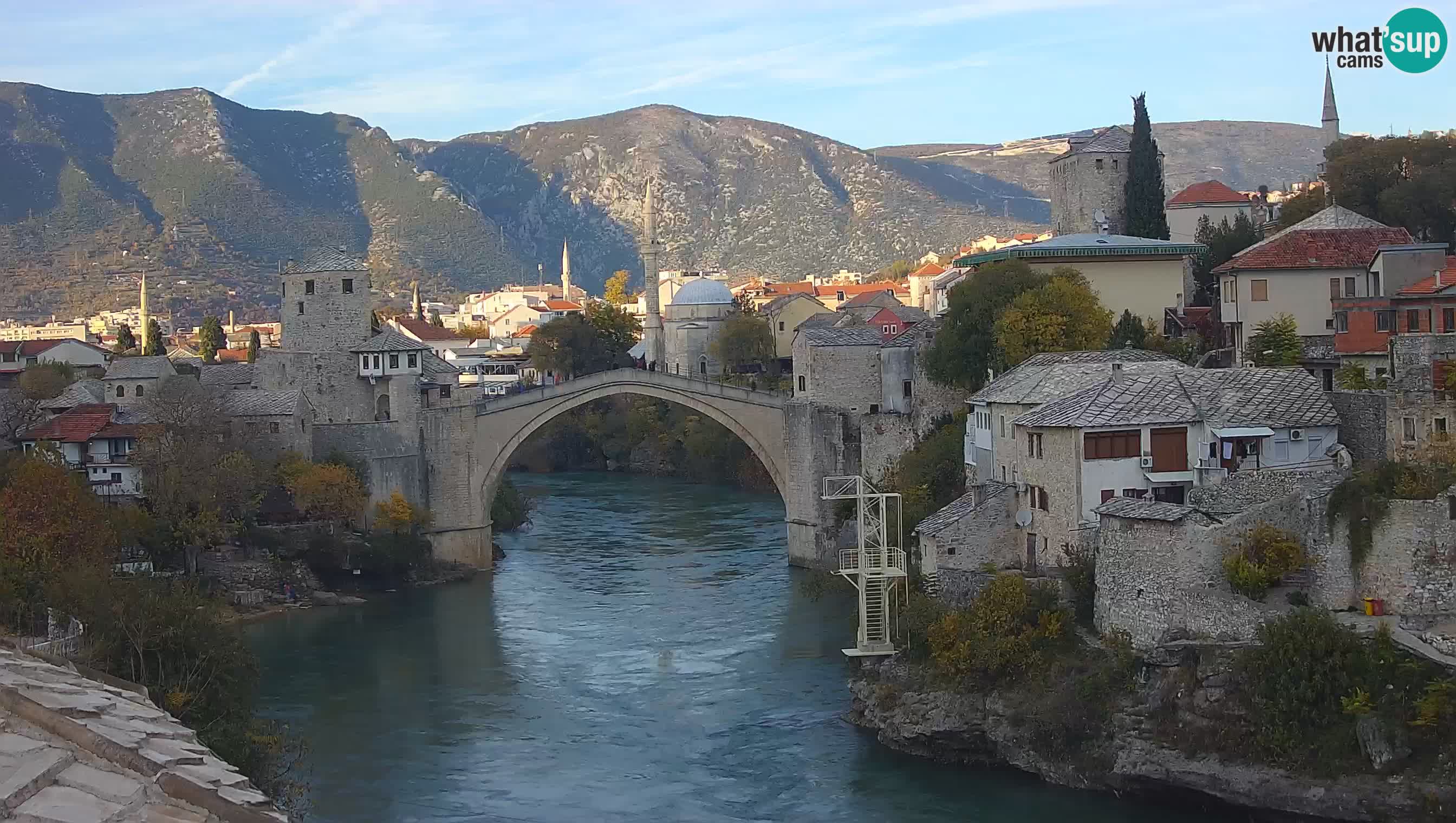 Mostar webkamera – Die Alte Brücke über den Fluss Neretva