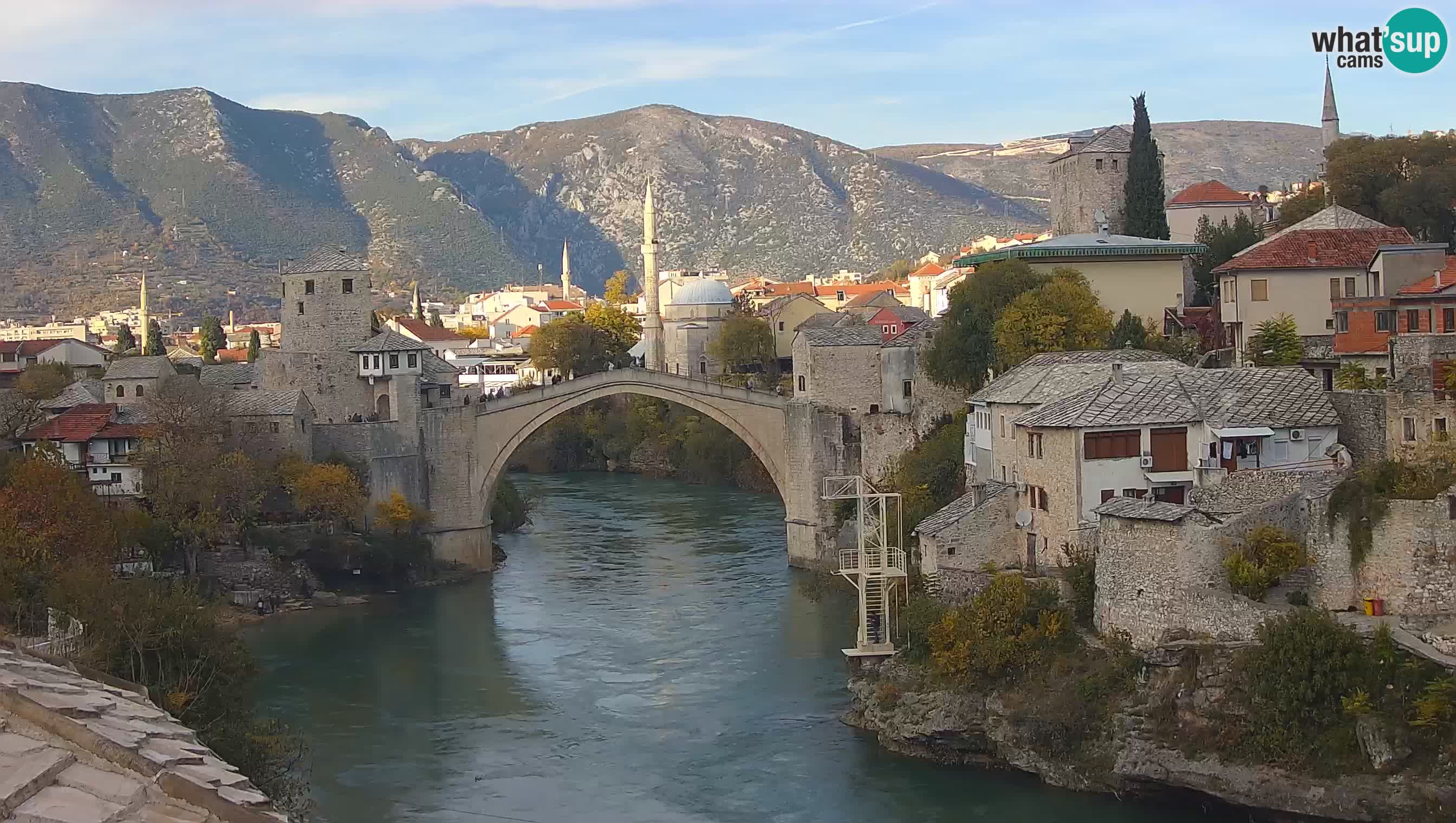 Mostar webkamera – Die Alte Brücke über den Fluss Neretva