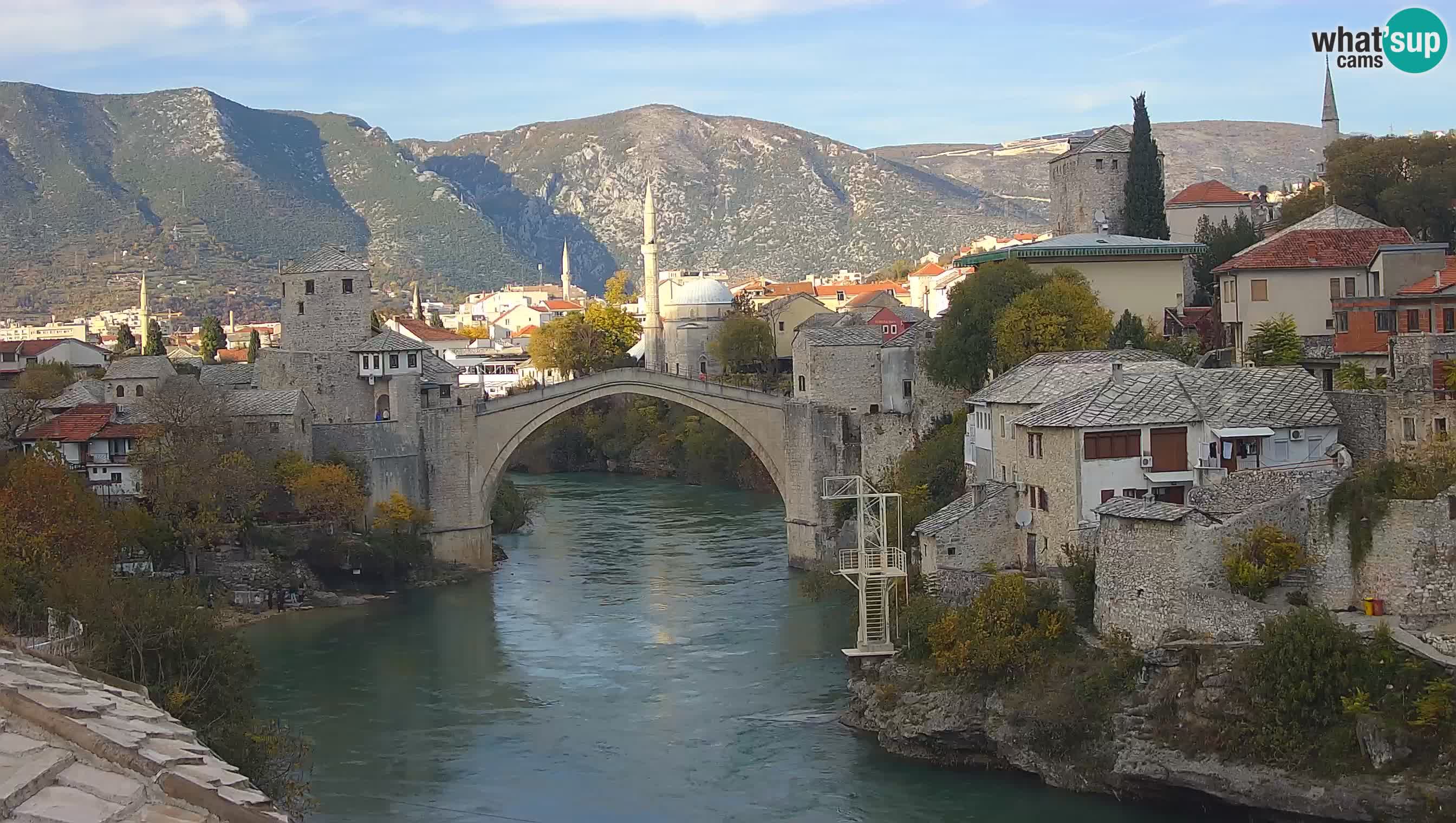 Mostar webkamera – Die Alte Brücke über den Fluss Neretva