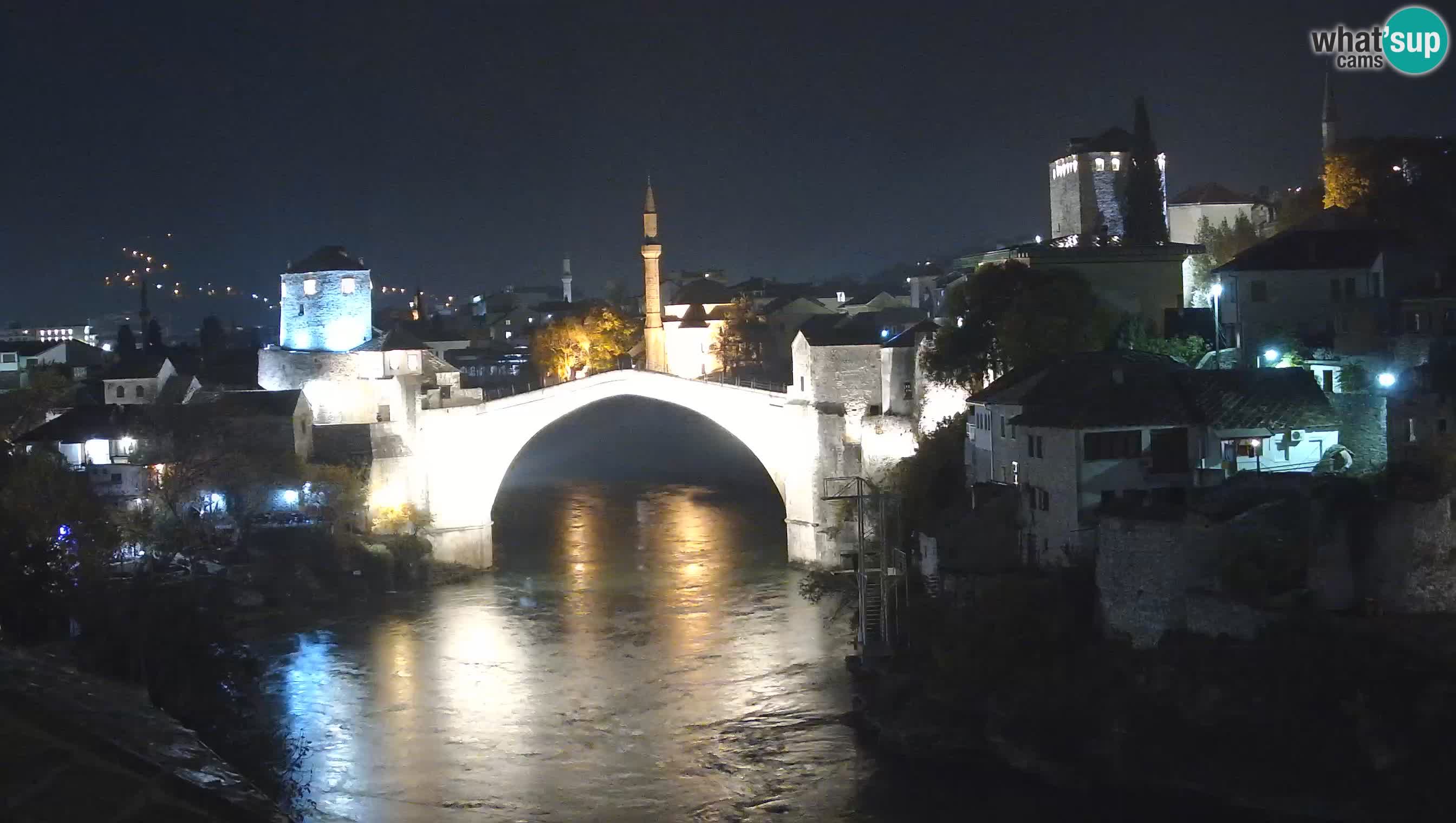 Mostar webkamera – Die Alte Brücke über den Fluss Neretva