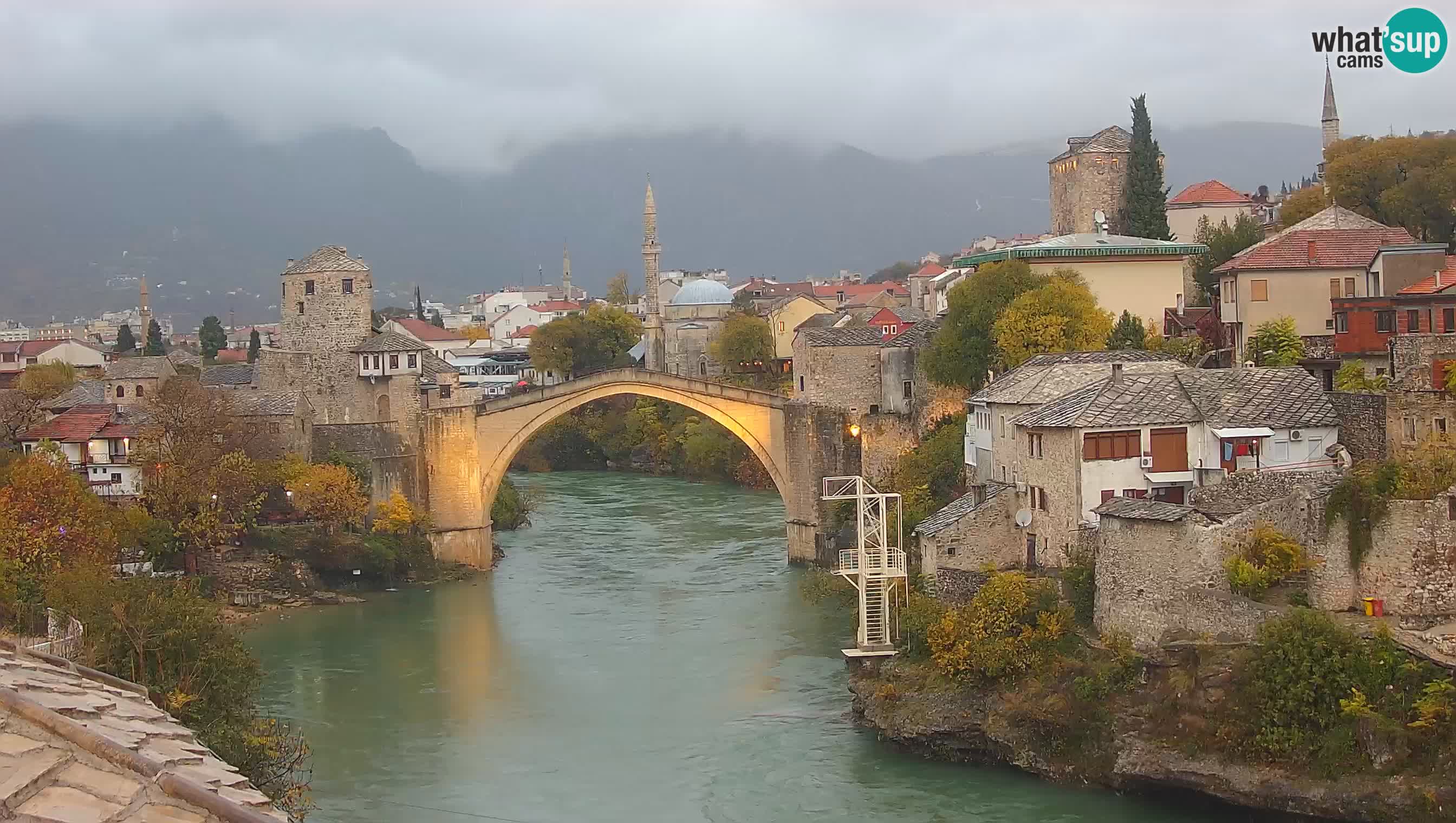 Mostar webkamera – Die Alte Brücke über den Fluss Neretva