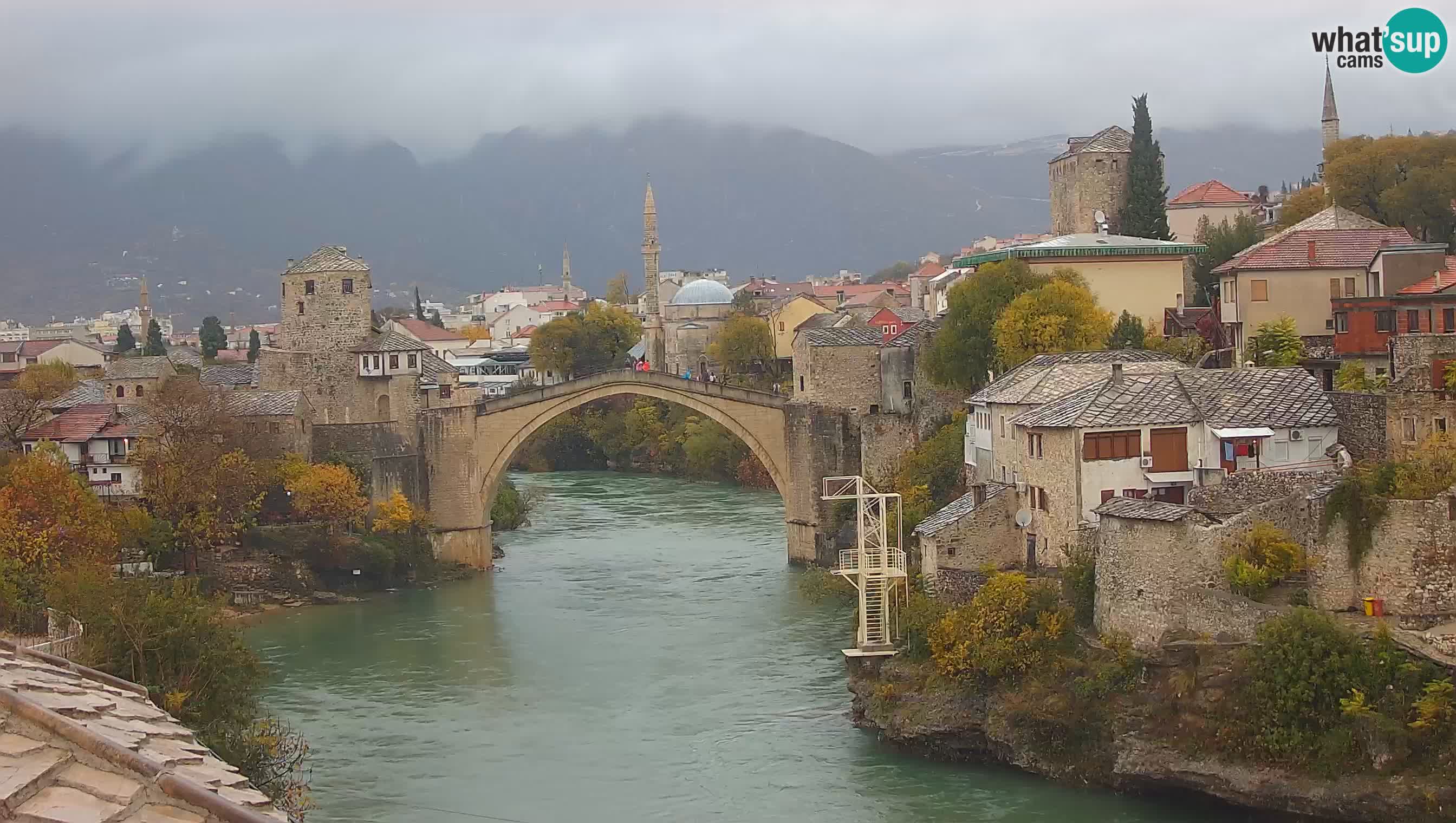 Mostar webkamera – Die Alte Brücke über den Fluss Neretva