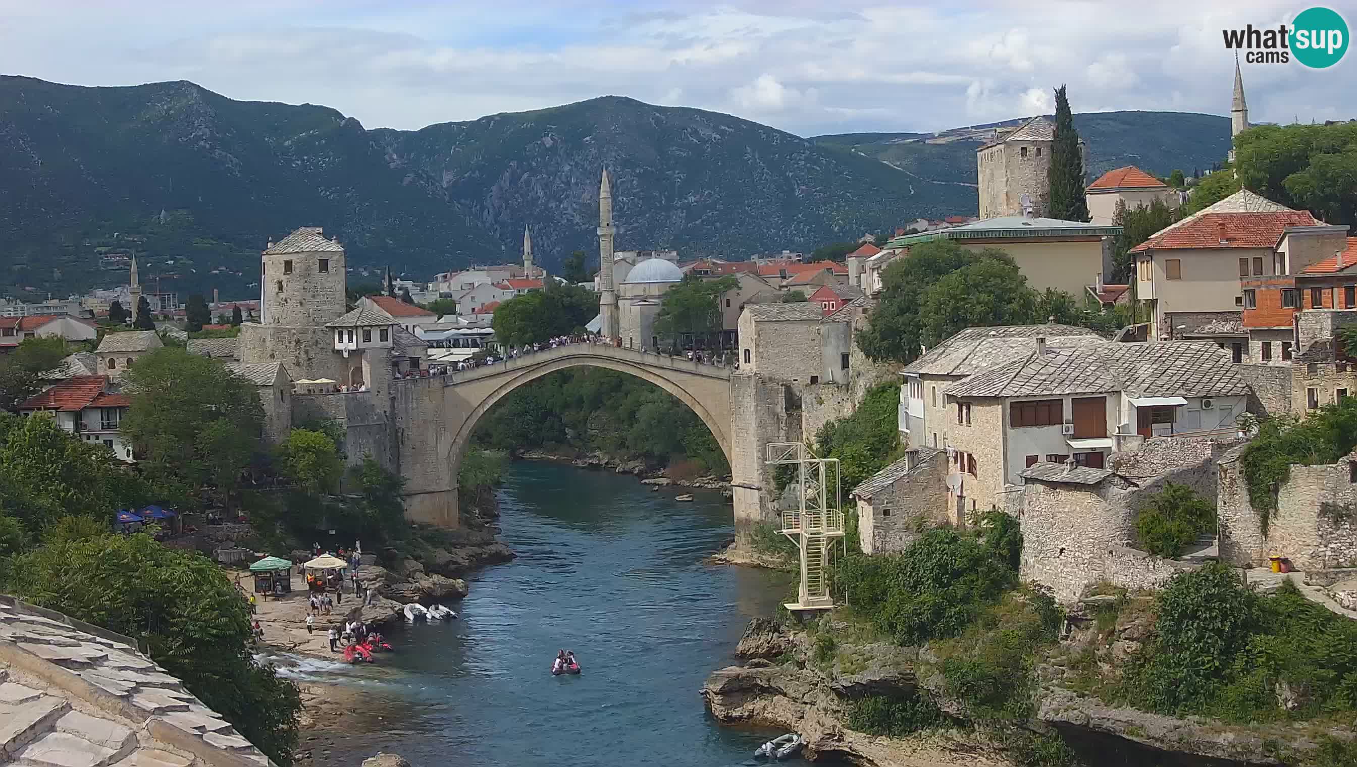 Mostar webkamera – Die Alte Brücke über den Fluss Neretva
