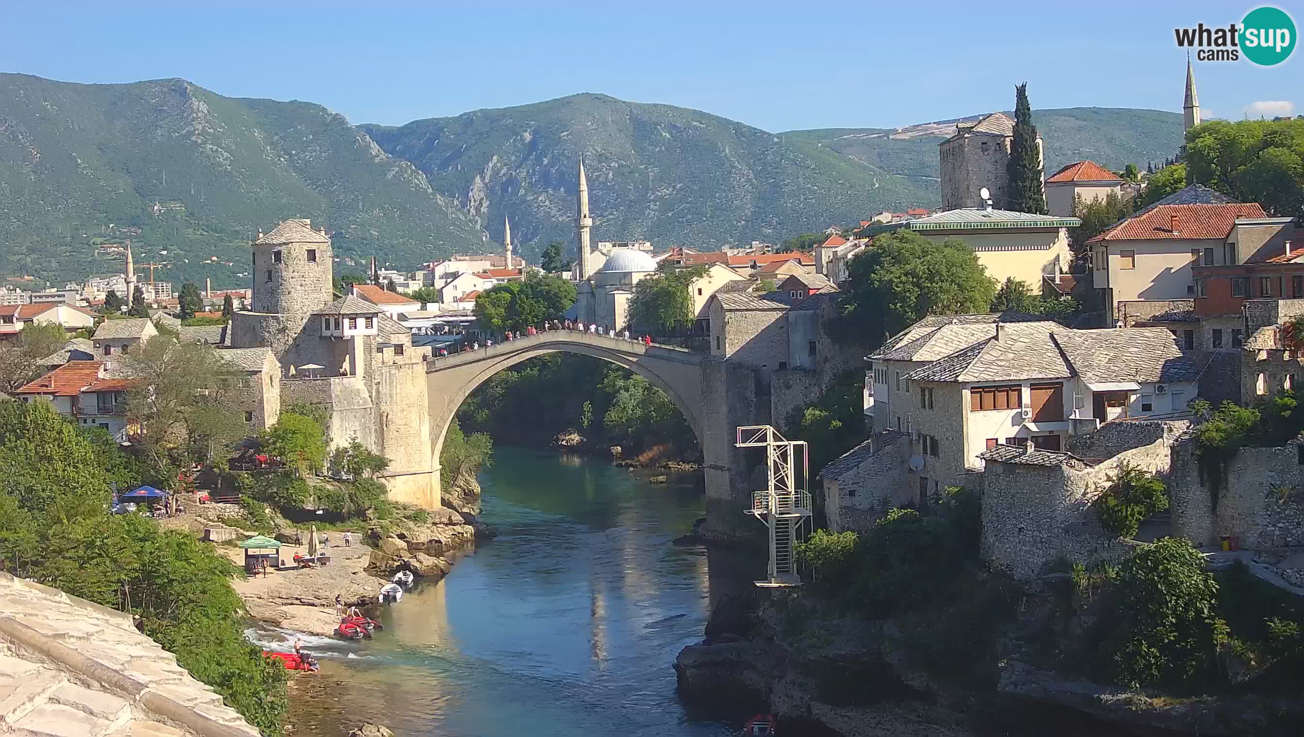 Mostar webkamera – Die Alte Brücke über den Fluss Neretva