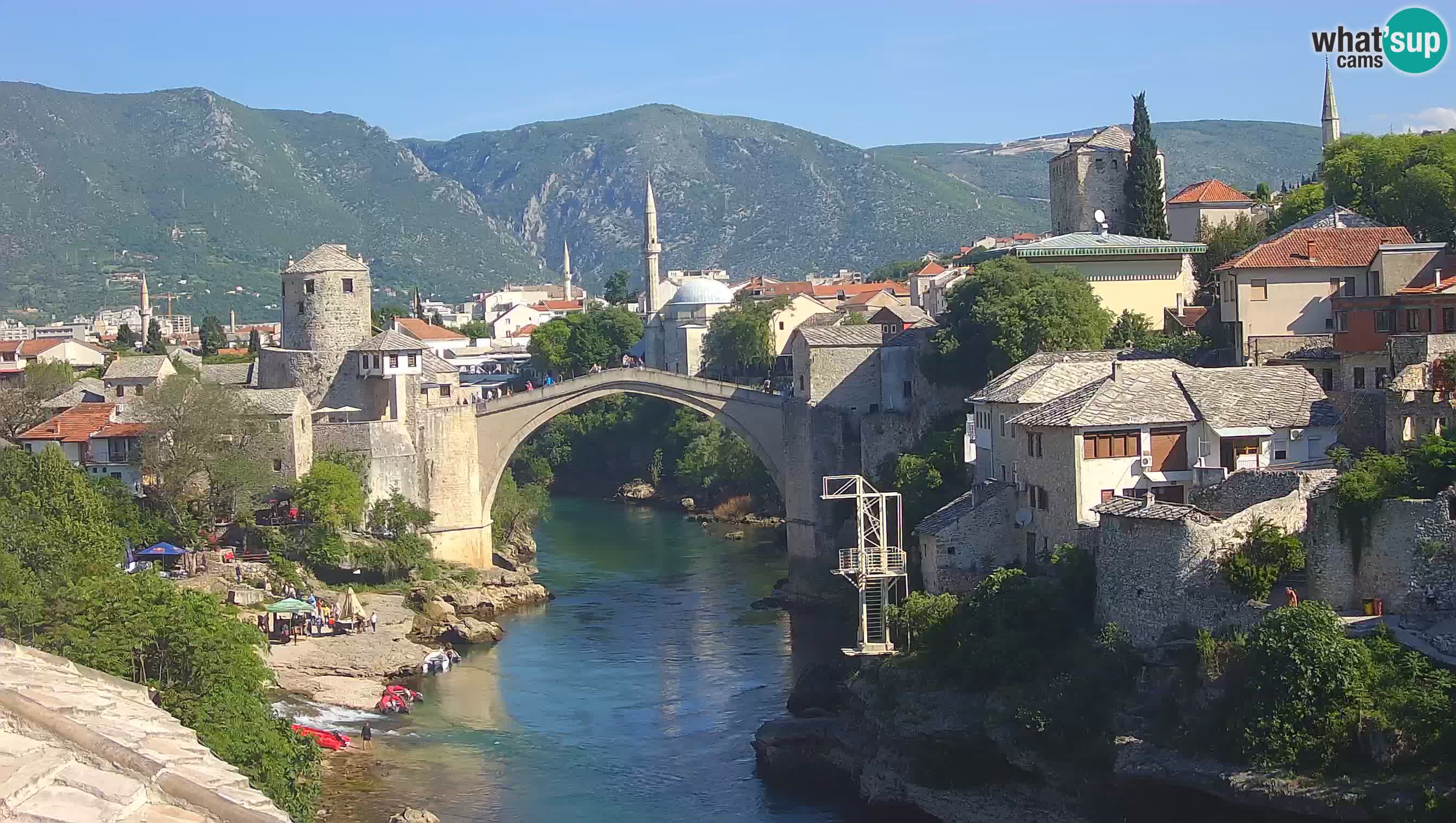 Mostar webkamera – Die Alte Brücke über den Fluss Neretva