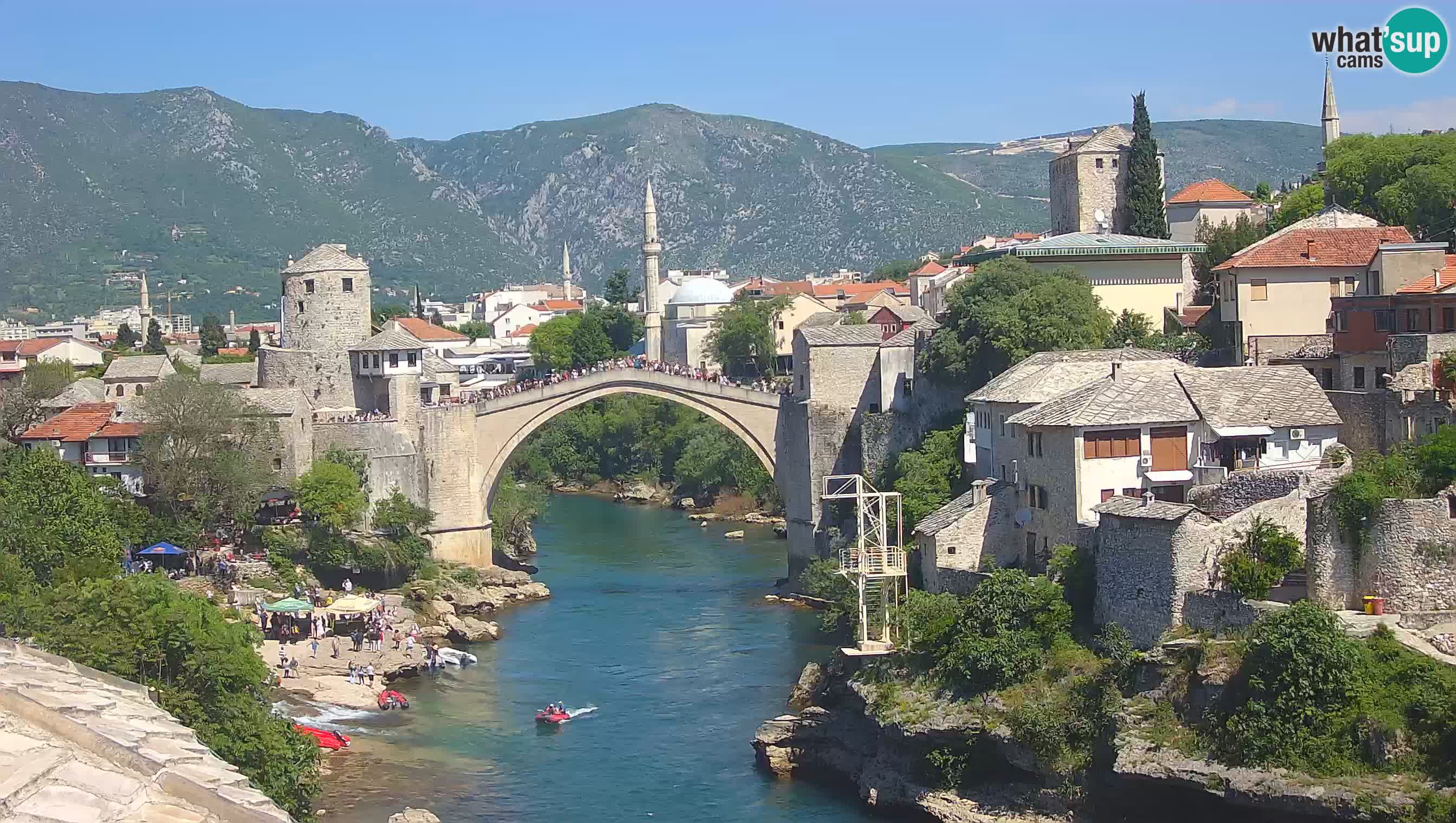 Mostar webkamera – Die Alte Brücke über den Fluss Neretva