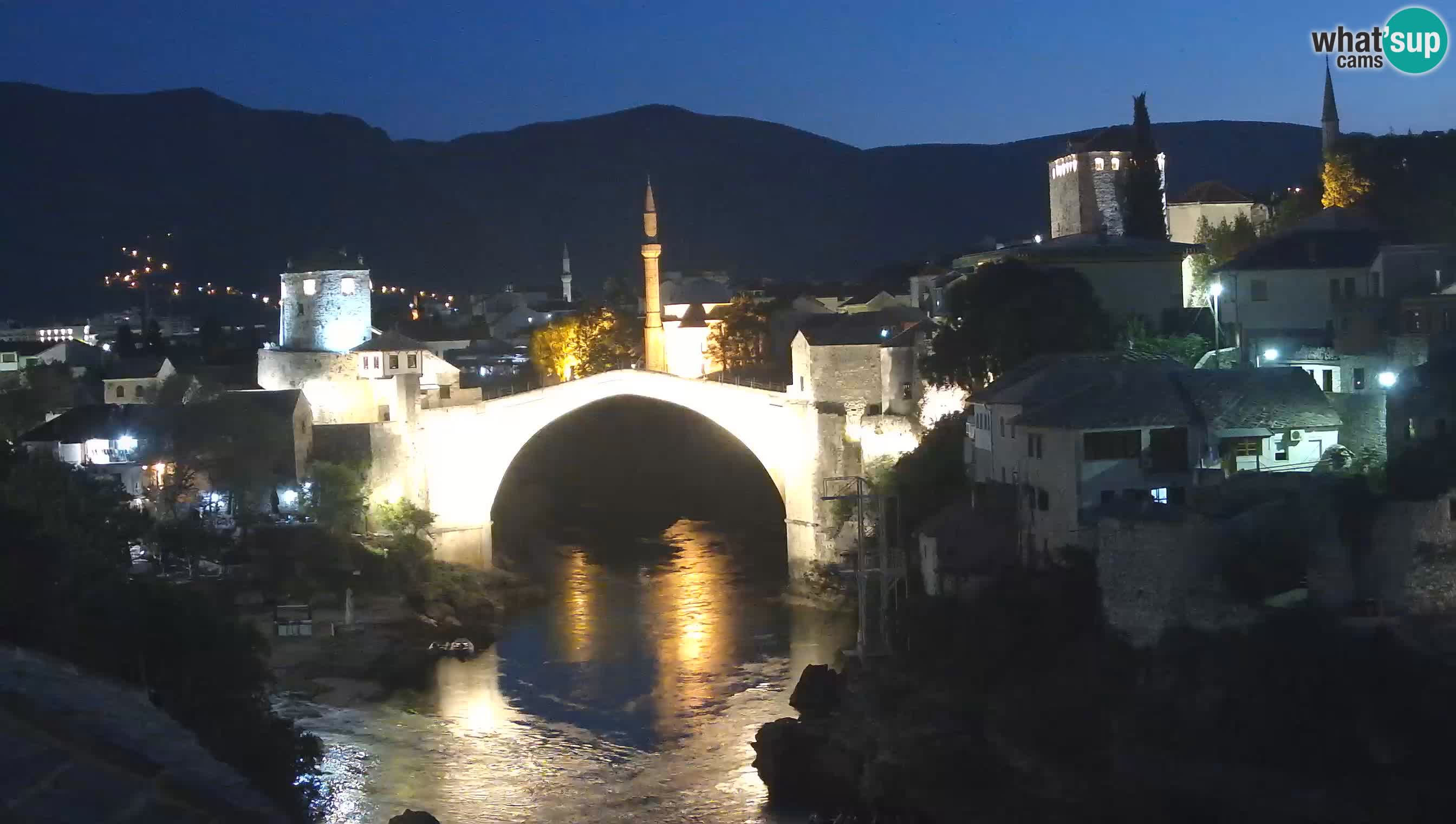 Mostar webkamera – Die Alte Brücke über den Fluss Neretva