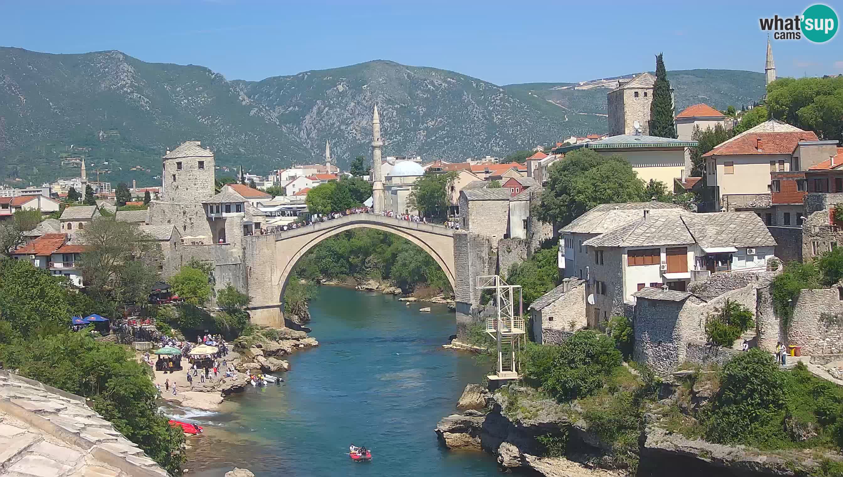 Mostar webkamera – Die Alte Brücke über den Fluss Neretva