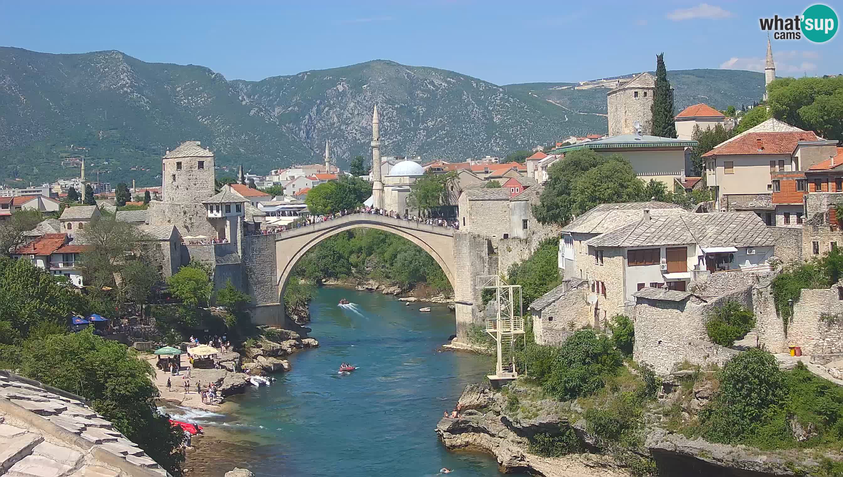 Mostar webkamera – Die Alte Brücke über den Fluss Neretva