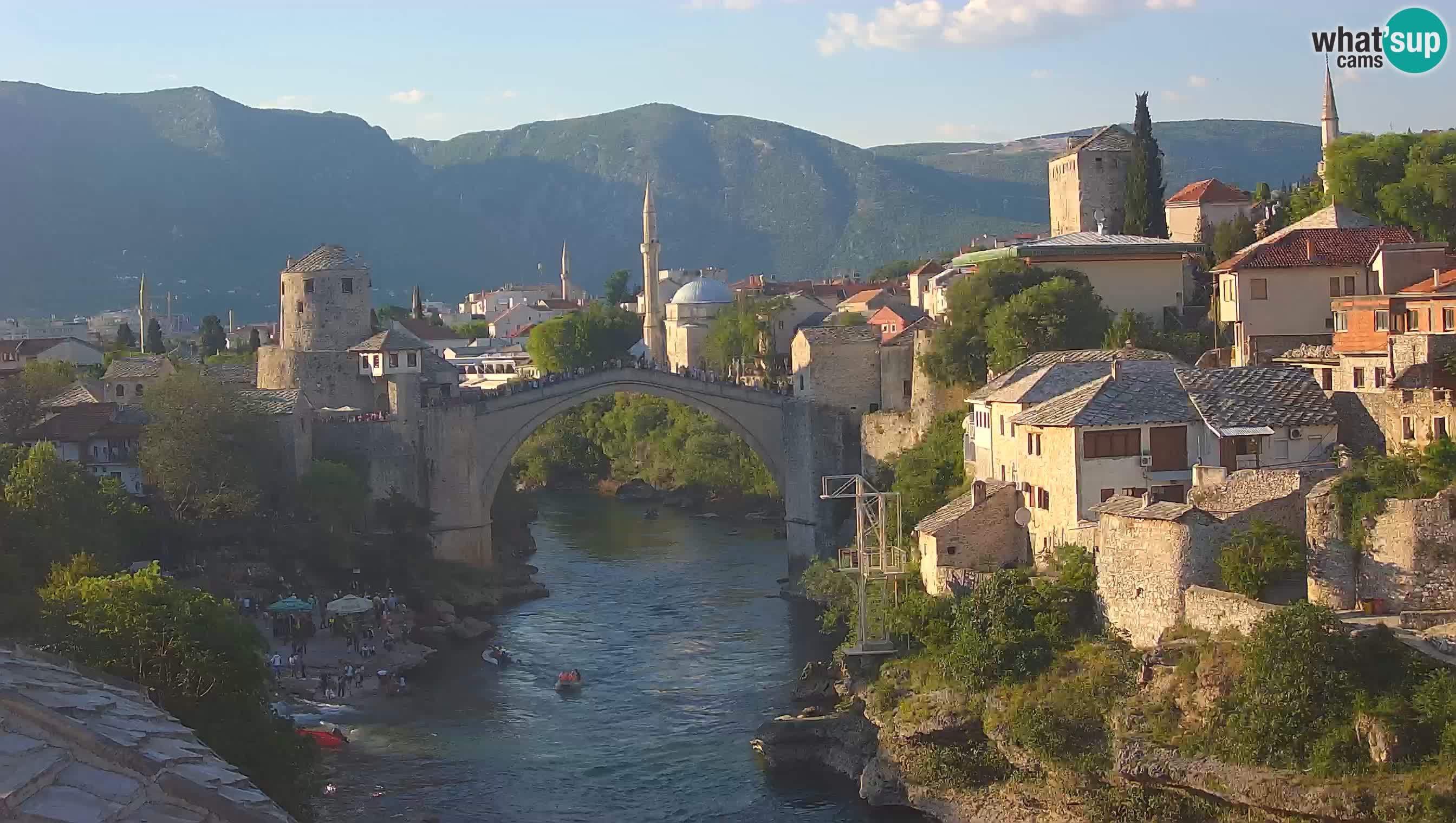 Mostar webkamera – Die Alte Brücke über den Fluss Neretva
