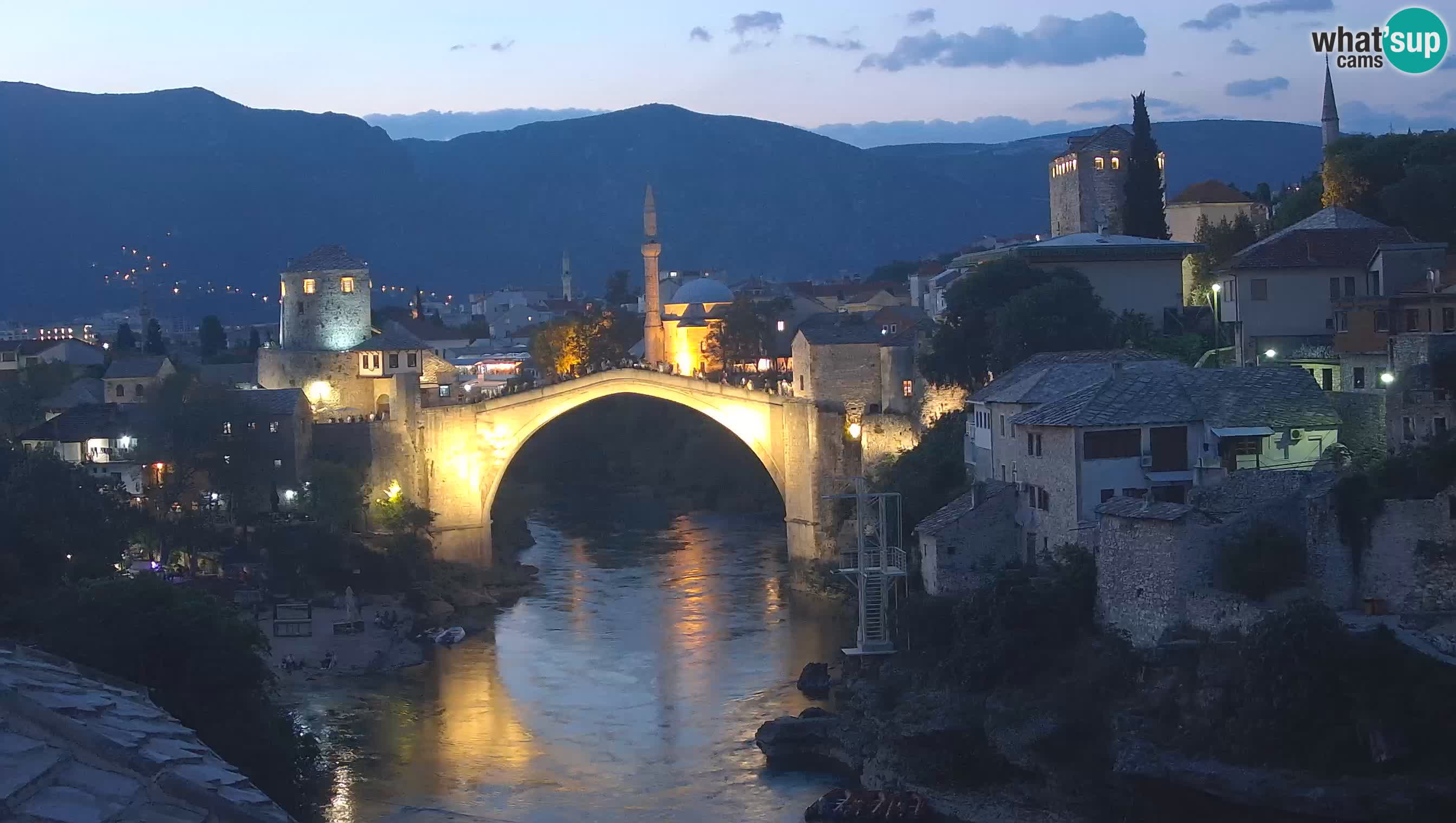 Mostar webkamera – Die Alte Brücke über den Fluss Neretva