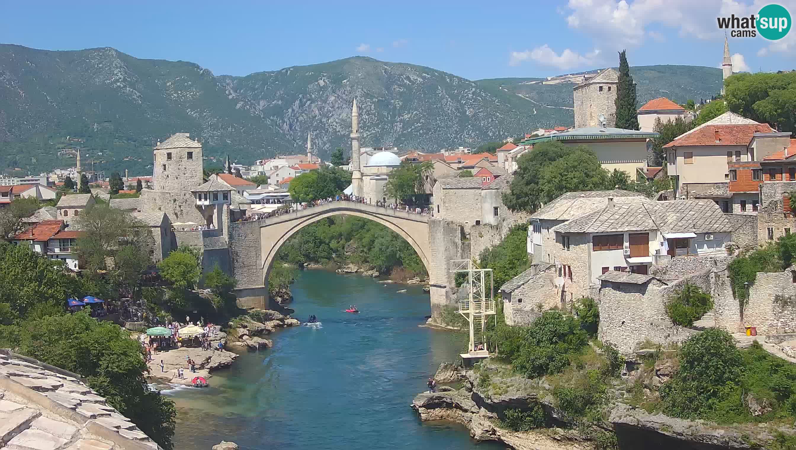 Mostar webkamera – Die Alte Brücke über den Fluss Neretva