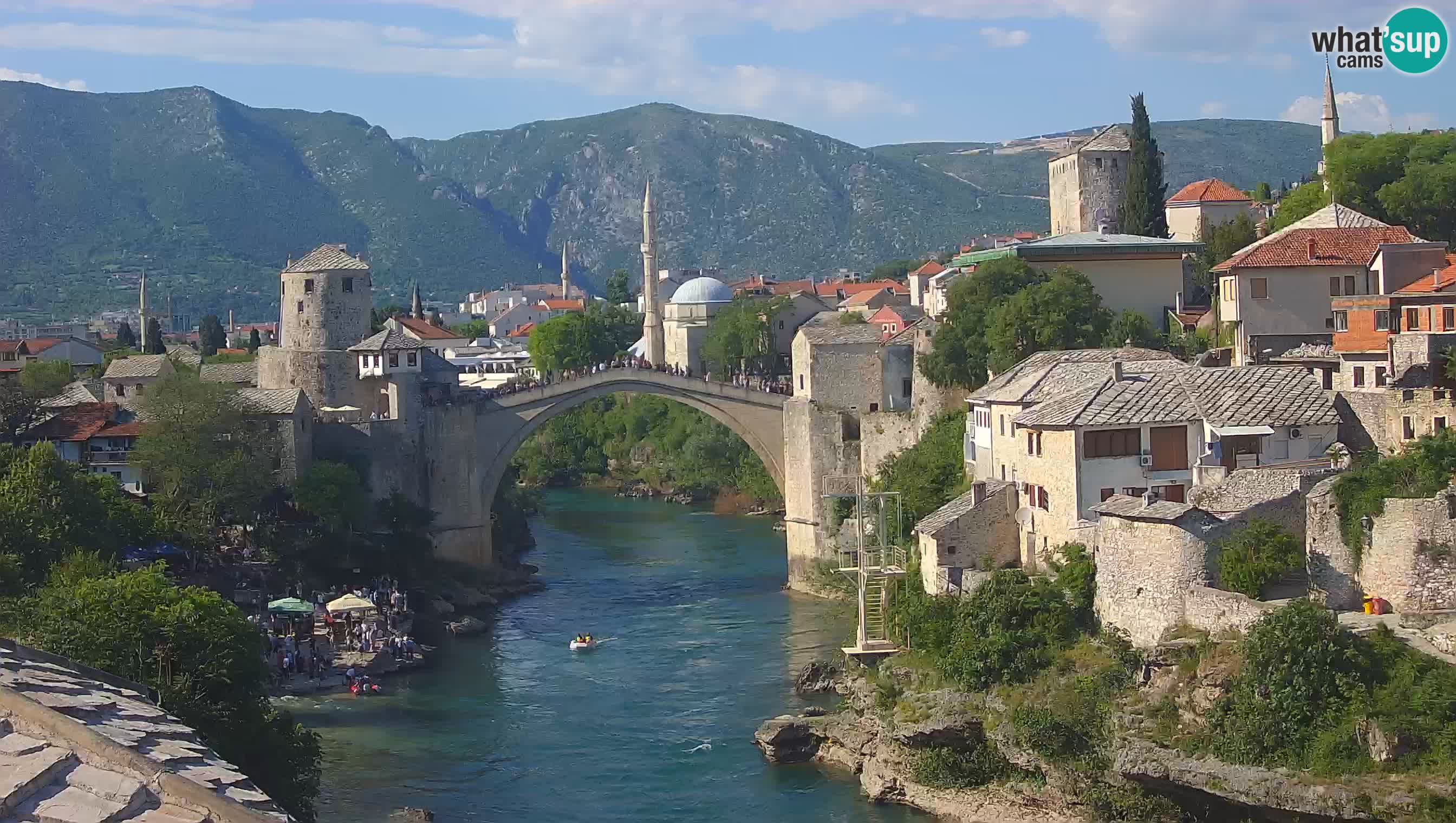 Mostar webkamera – Die Alte Brücke über den Fluss Neretva