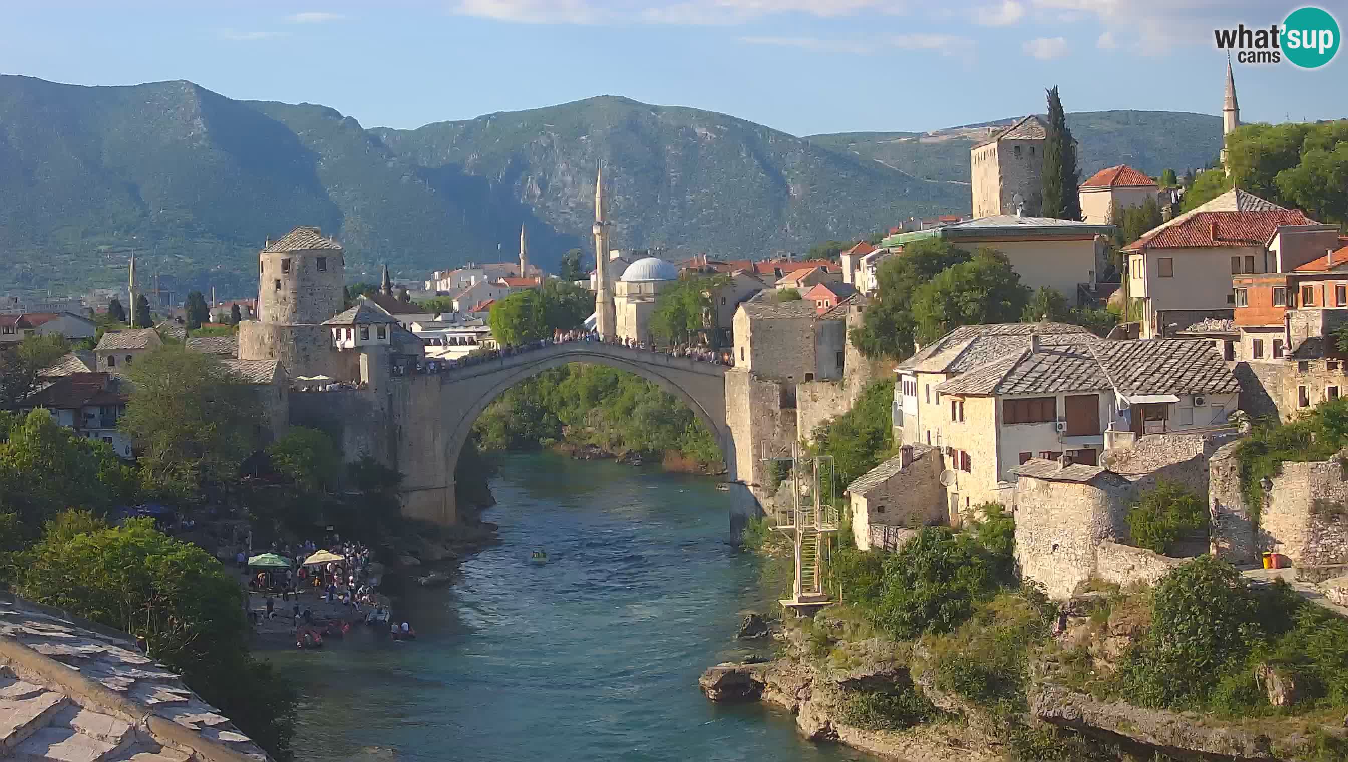Mostar webkamera – Die Alte Brücke über den Fluss Neretva
