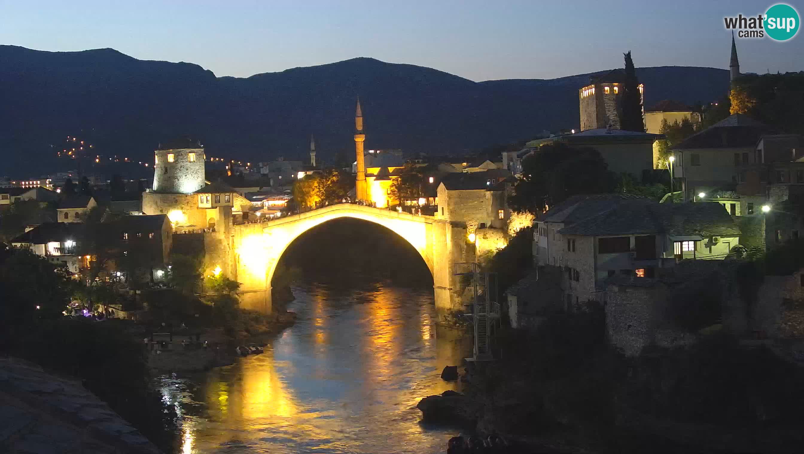 Mostar webkamera – Die Alte Brücke über den Fluss Neretva