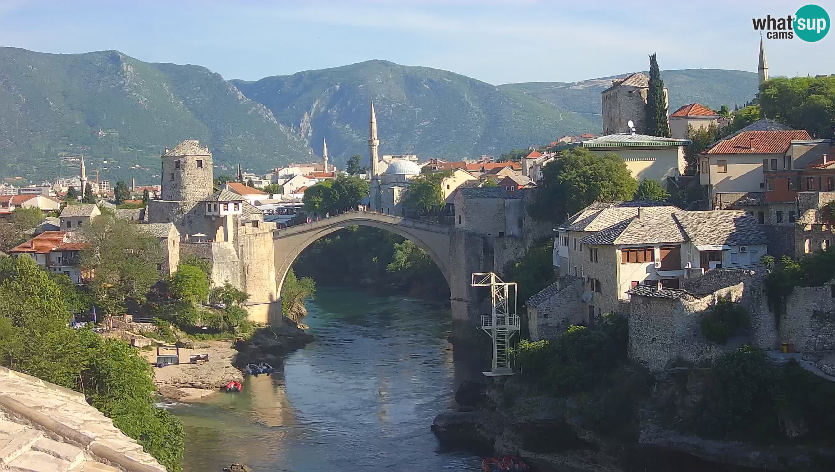 Mostar webkamera – Die Alte Brücke über den Fluss Neretva