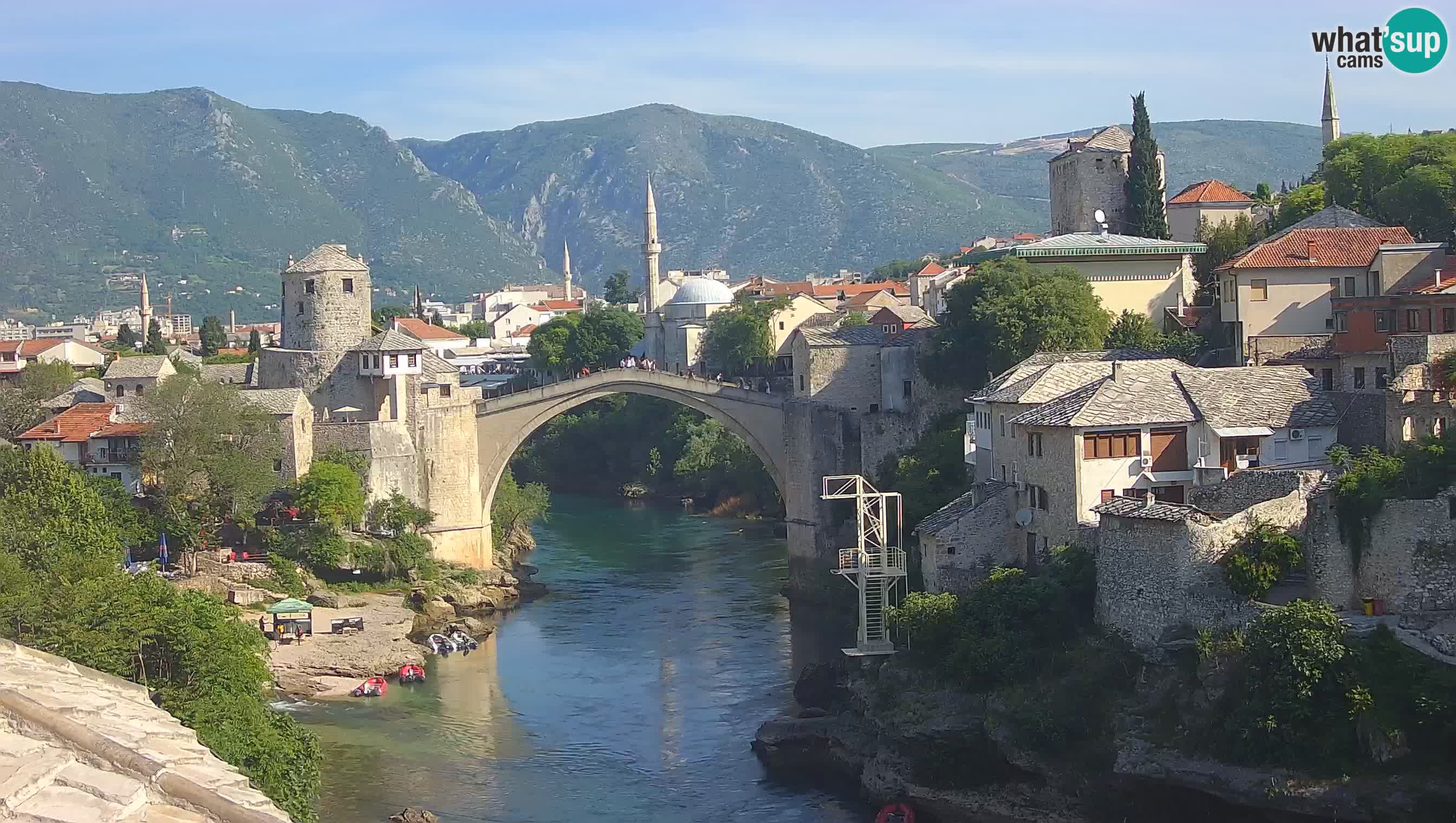 Mostar webkamera – Die Alte Brücke über den Fluss Neretva