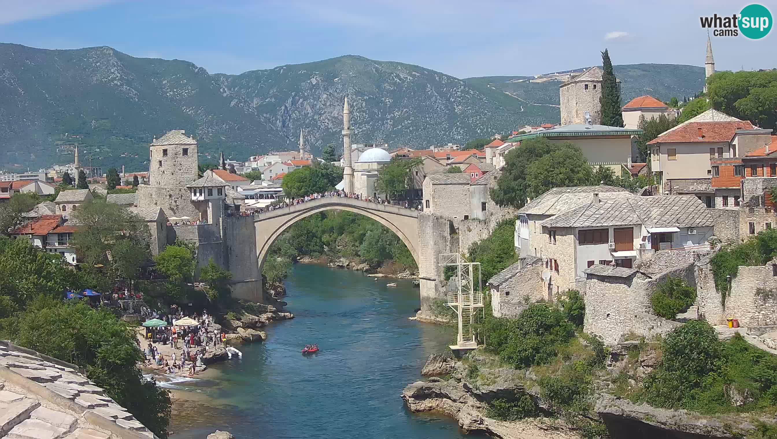 Mostar webkamera – Die Alte Brücke über den Fluss Neretva