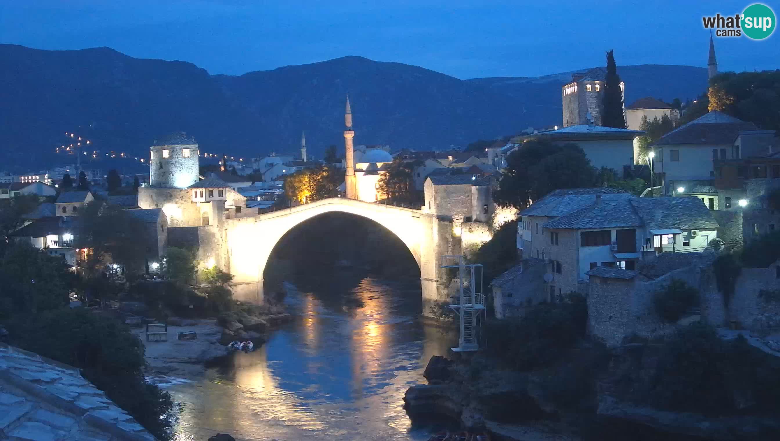 Mostar webkamera – Die Alte Brücke über den Fluss Neretva