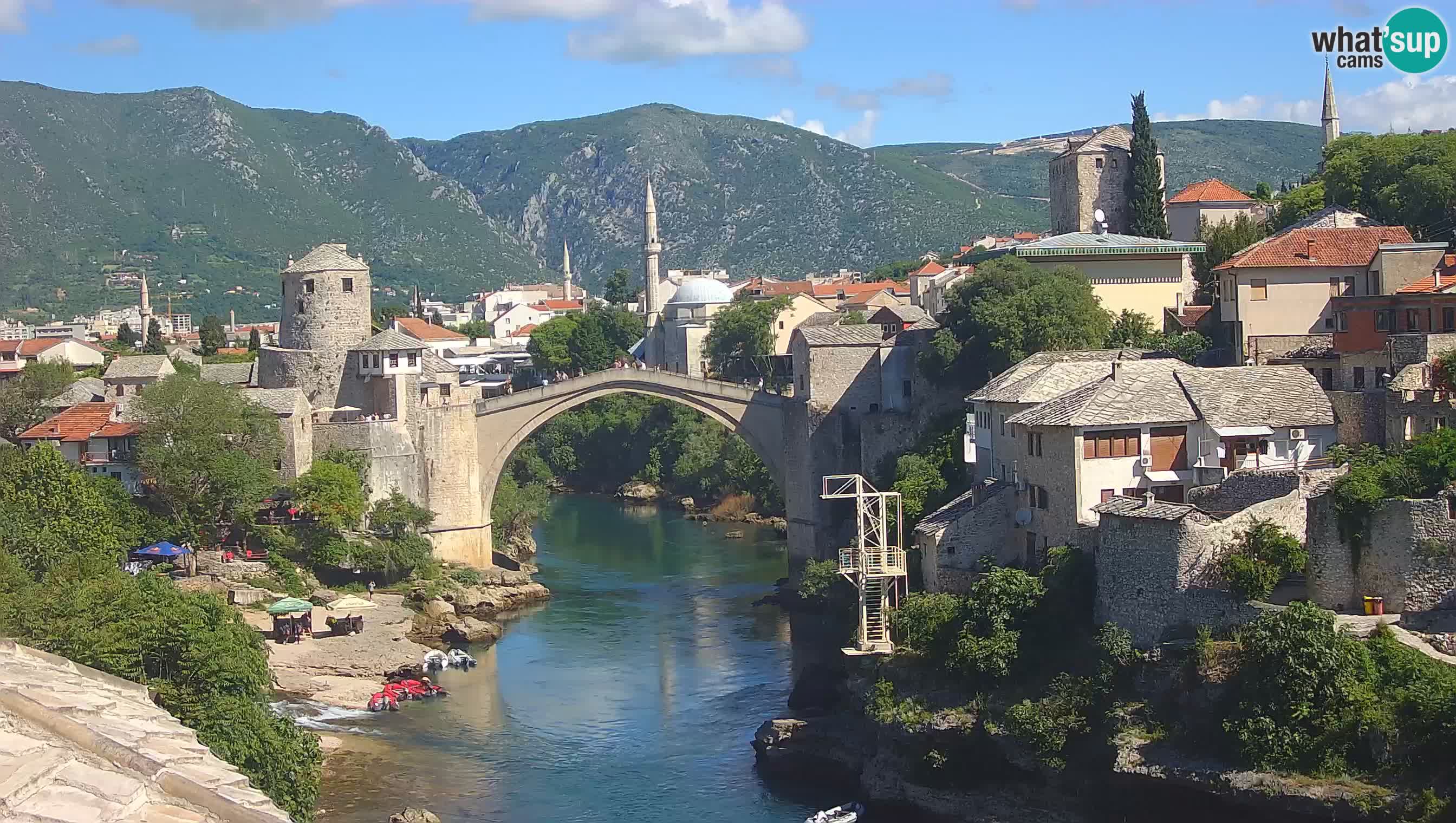Mostar webkamera – Die Alte Brücke über den Fluss Neretva