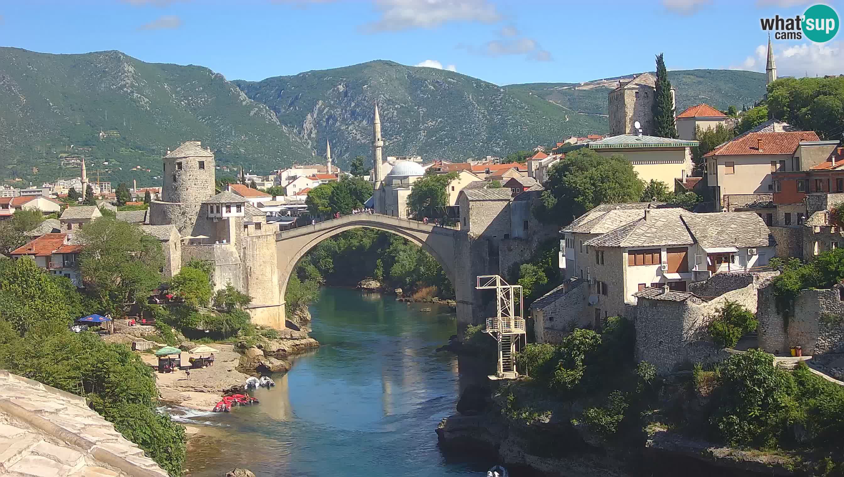 Mostar webkamera – Die Alte Brücke über den Fluss Neretva