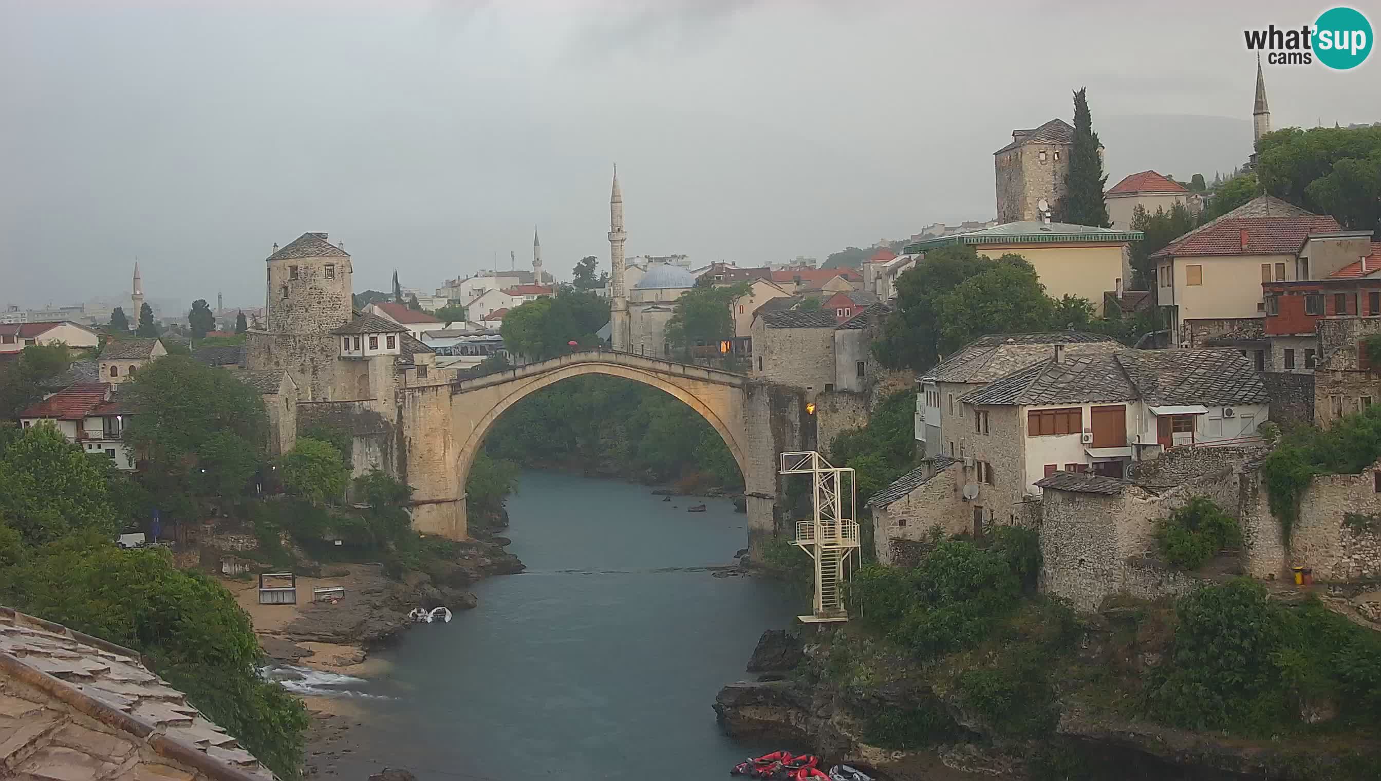 Mostar webkamera – Die Alte Brücke über den Fluss Neretva