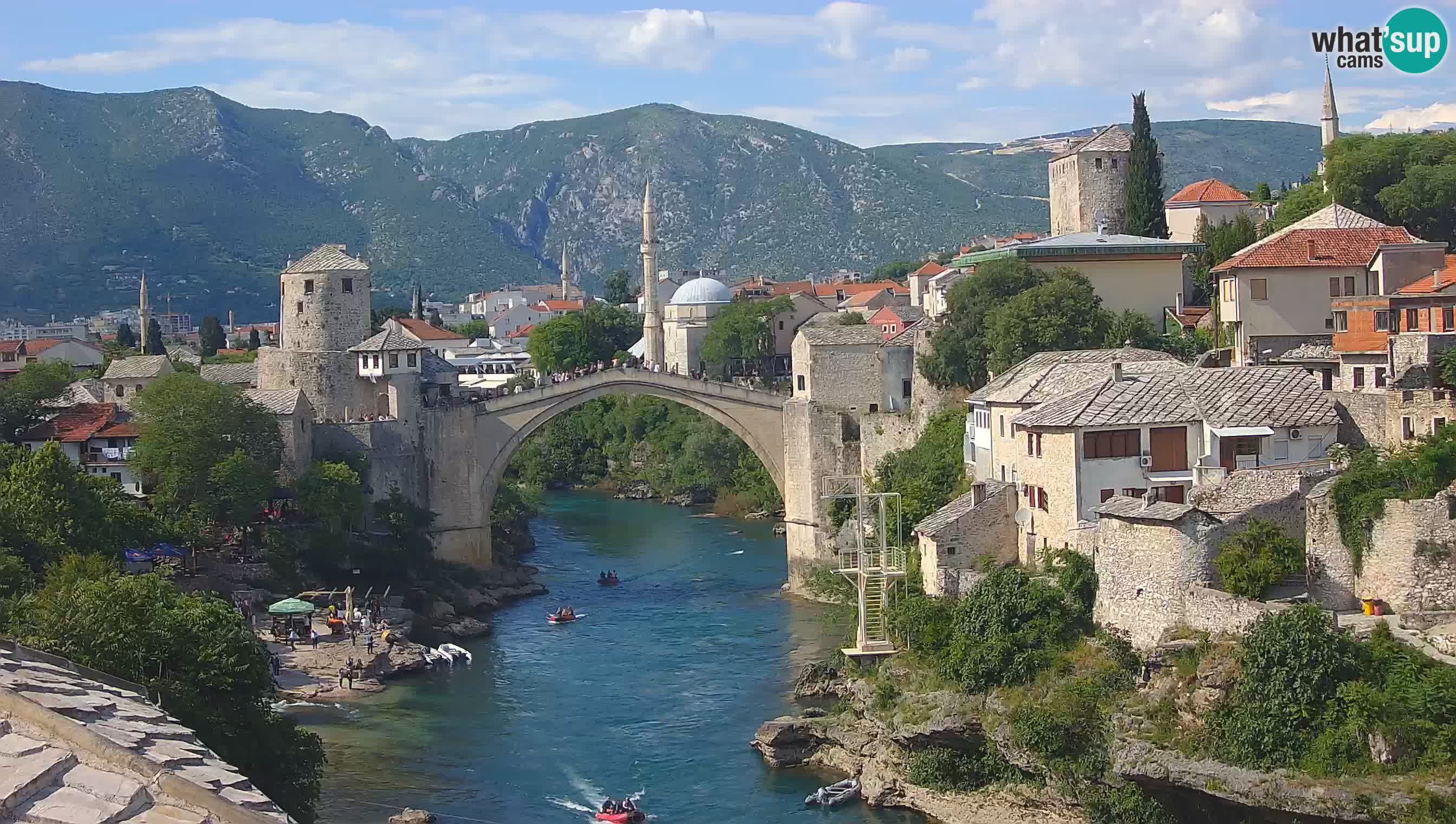 Mostar webkamera – Die Alte Brücke über den Fluss Neretva