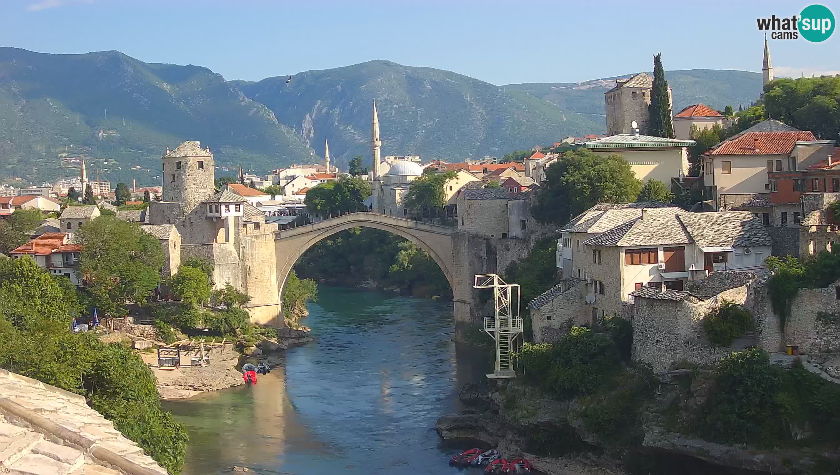 Mostar webkamera – Die Alte Brücke über den Fluss Neretva