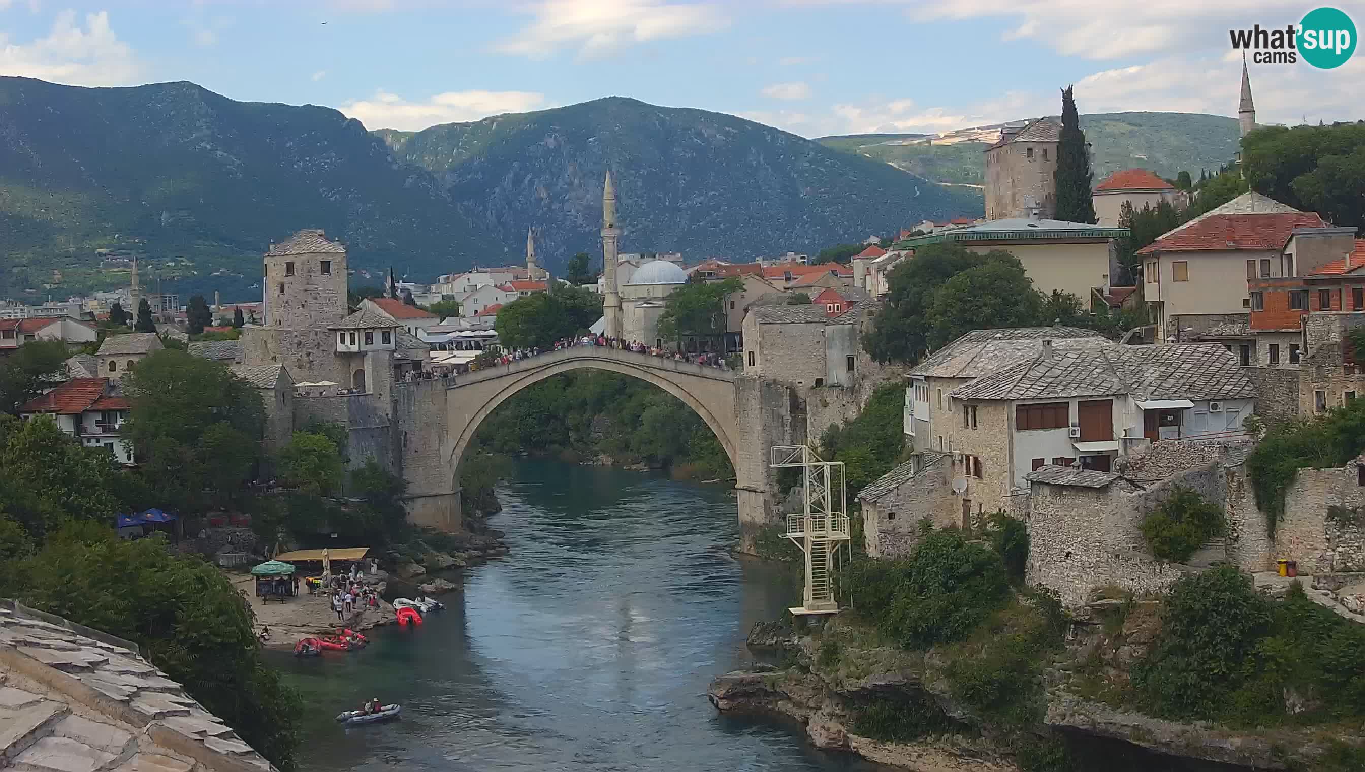 Mostar webkamera – Die Alte Brücke über den Fluss Neretva