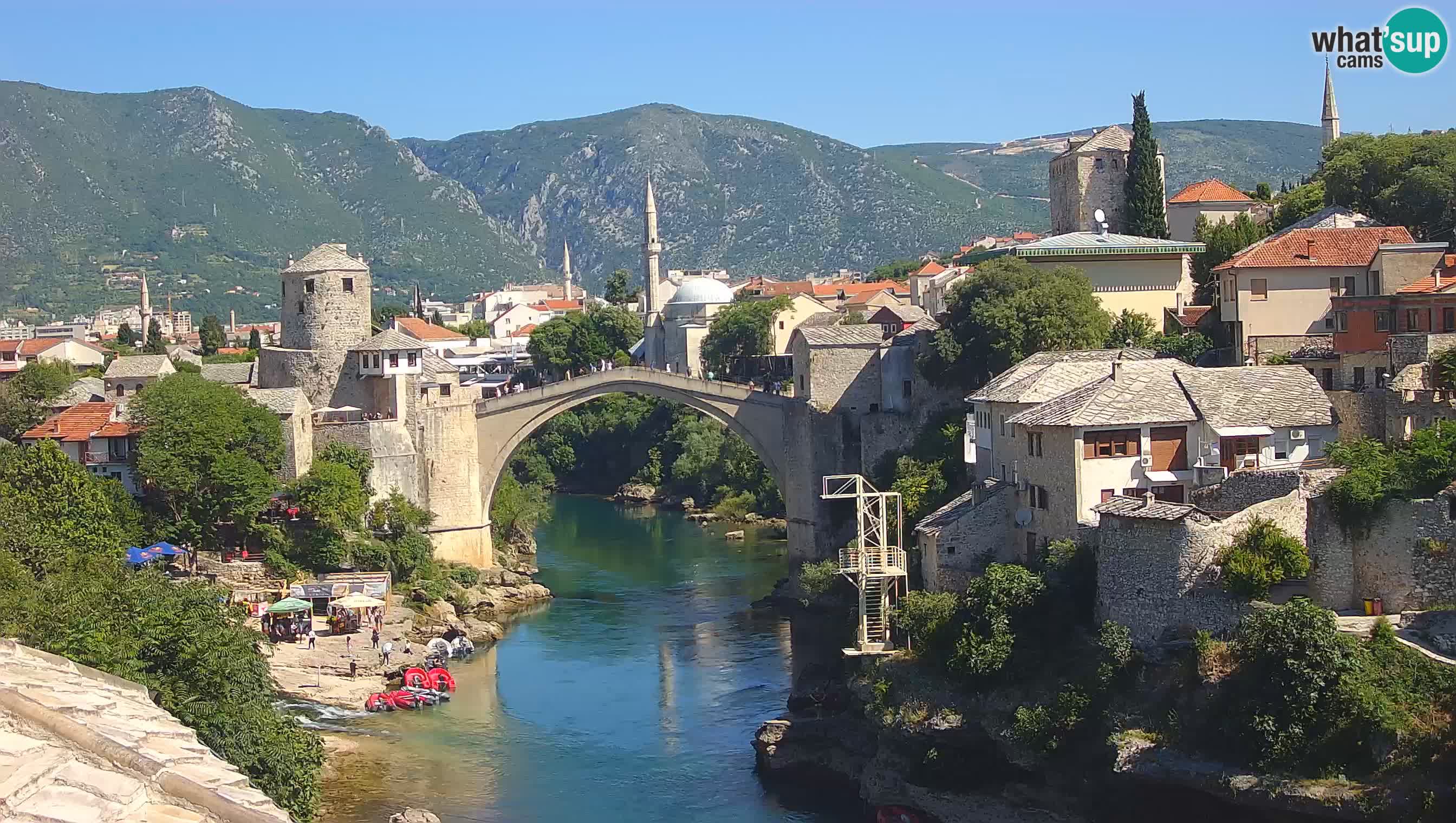 Mostar webkamera – Die Alte Brücke über den Fluss Neretva