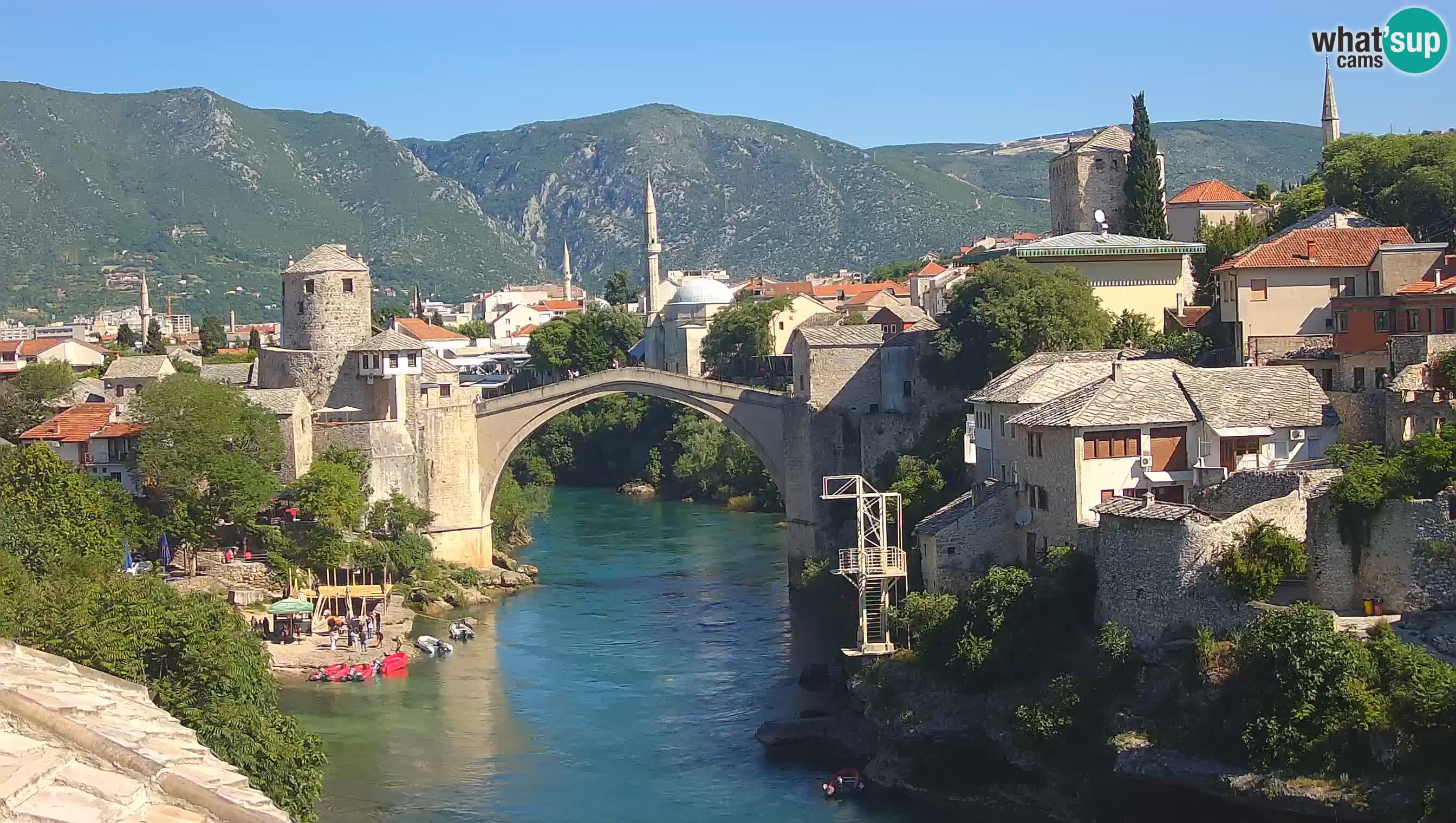 Mostar webkamera – Die Alte Brücke über den Fluss Neretva
