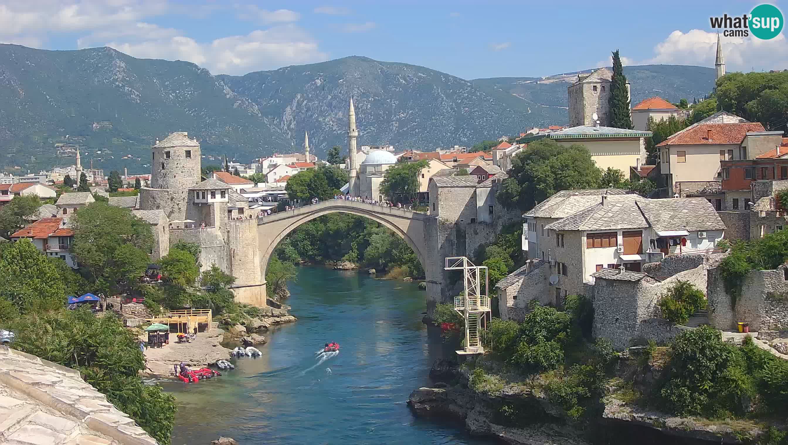 Mostar webkamera – Die Alte Brücke über den Fluss Neretva
