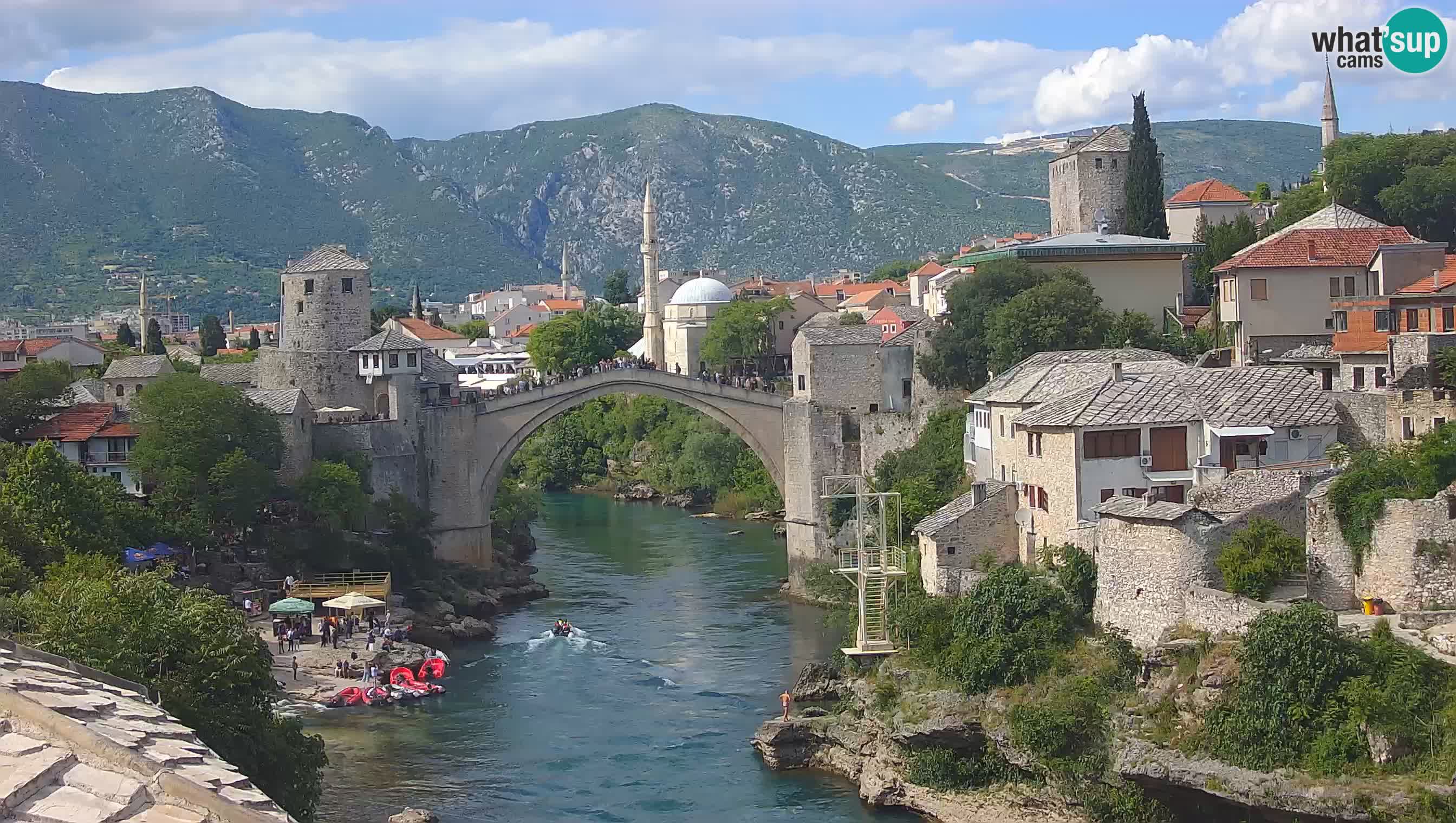 Mostar webkamera – Die Alte Brücke über den Fluss Neretva