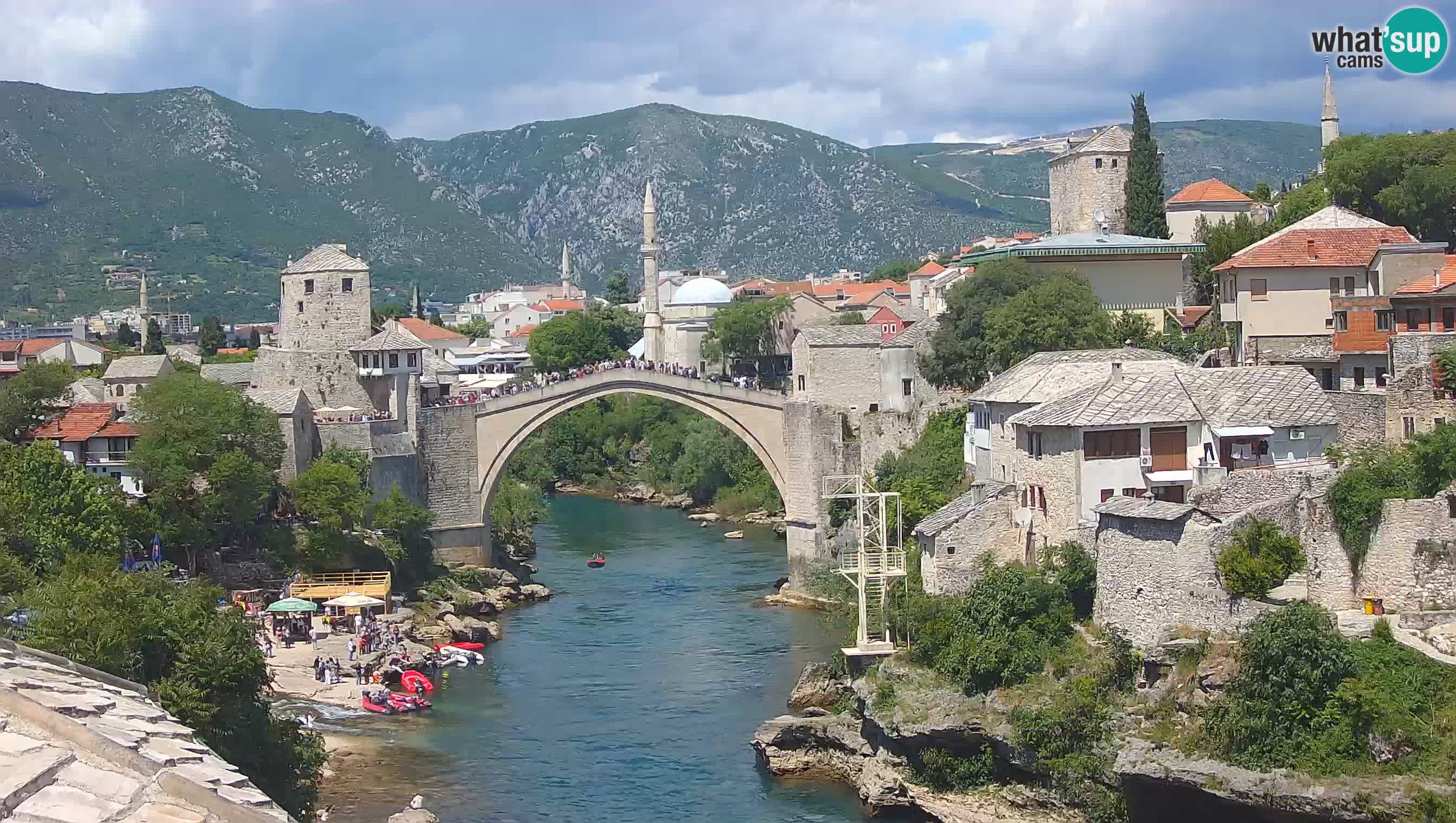 Mostar webkamera – Die Alte Brücke über den Fluss Neretva