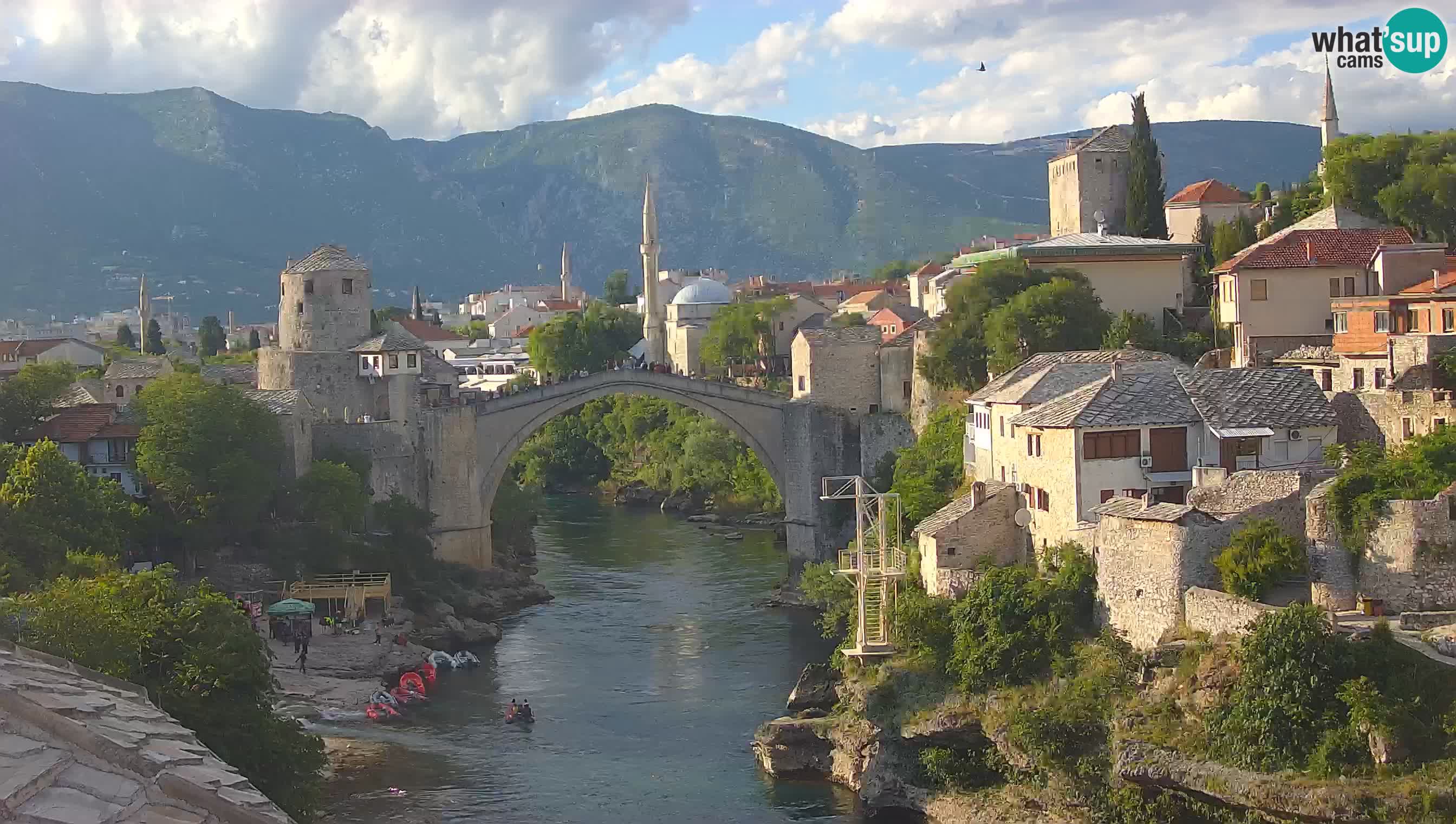 Mostar webkamera – Die Alte Brücke über den Fluss Neretva
