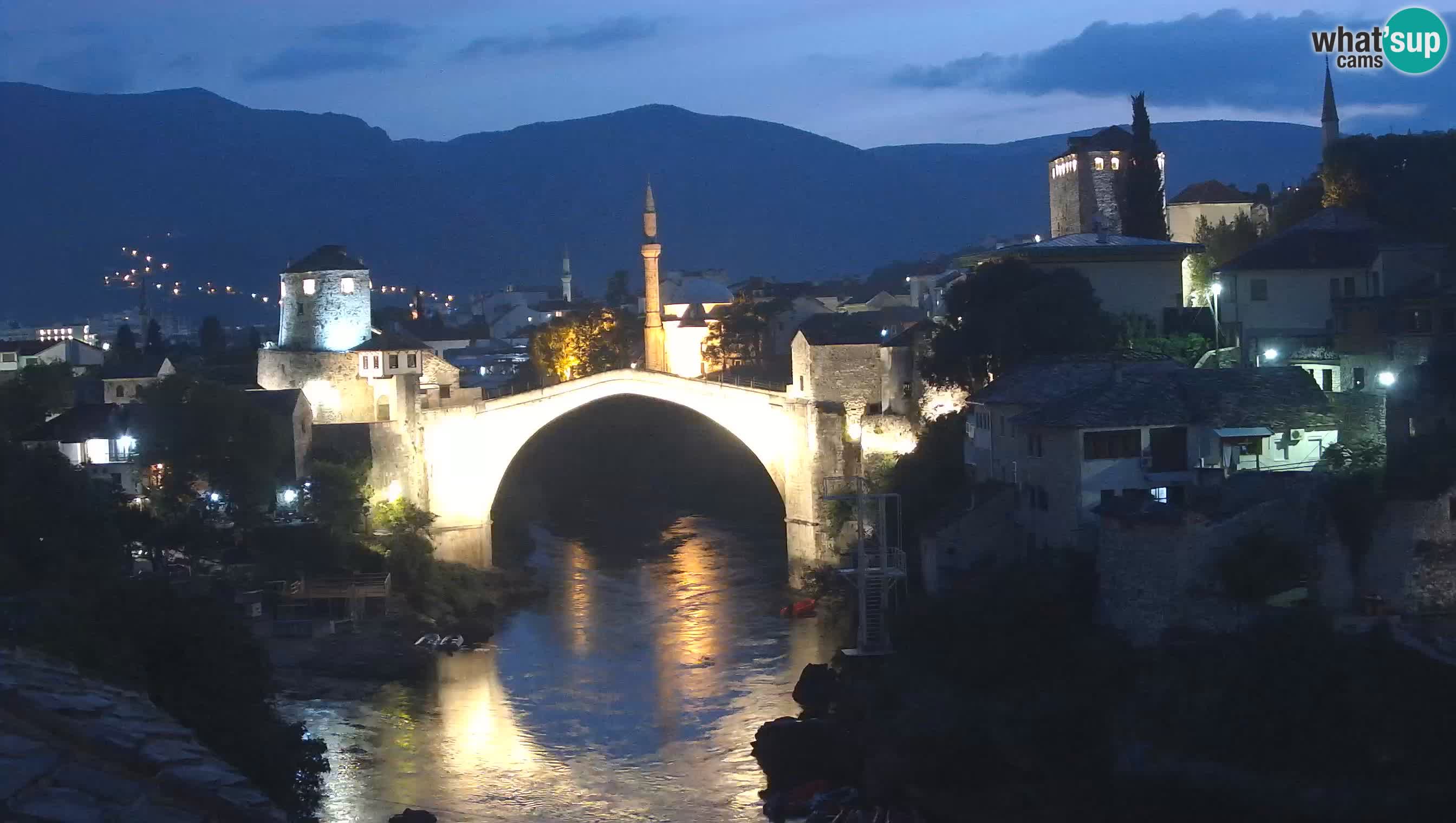 Mostar webkamera – Die Alte Brücke über den Fluss Neretva