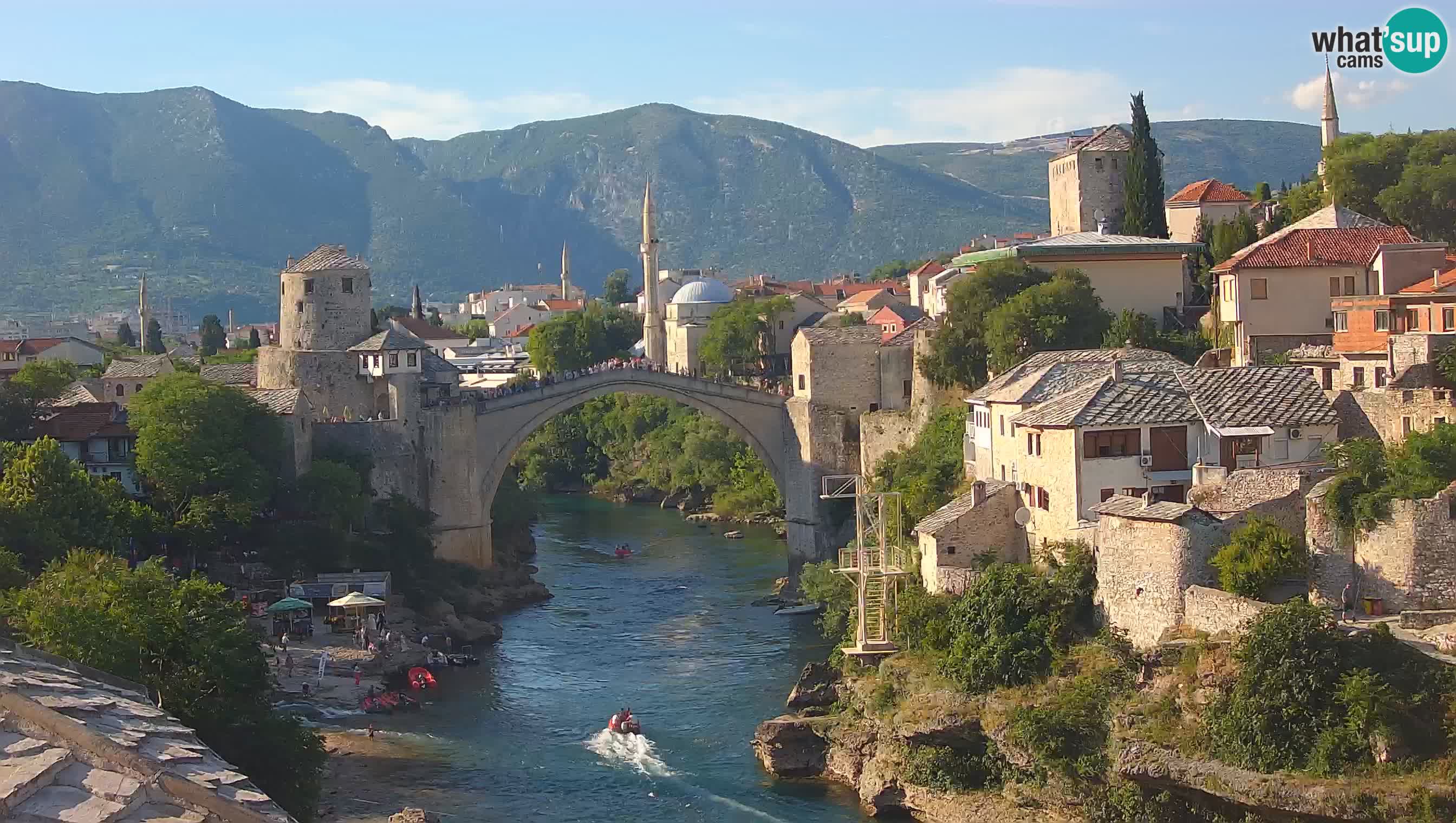 Mostar webkamera – Die Alte Brücke über den Fluss Neretva