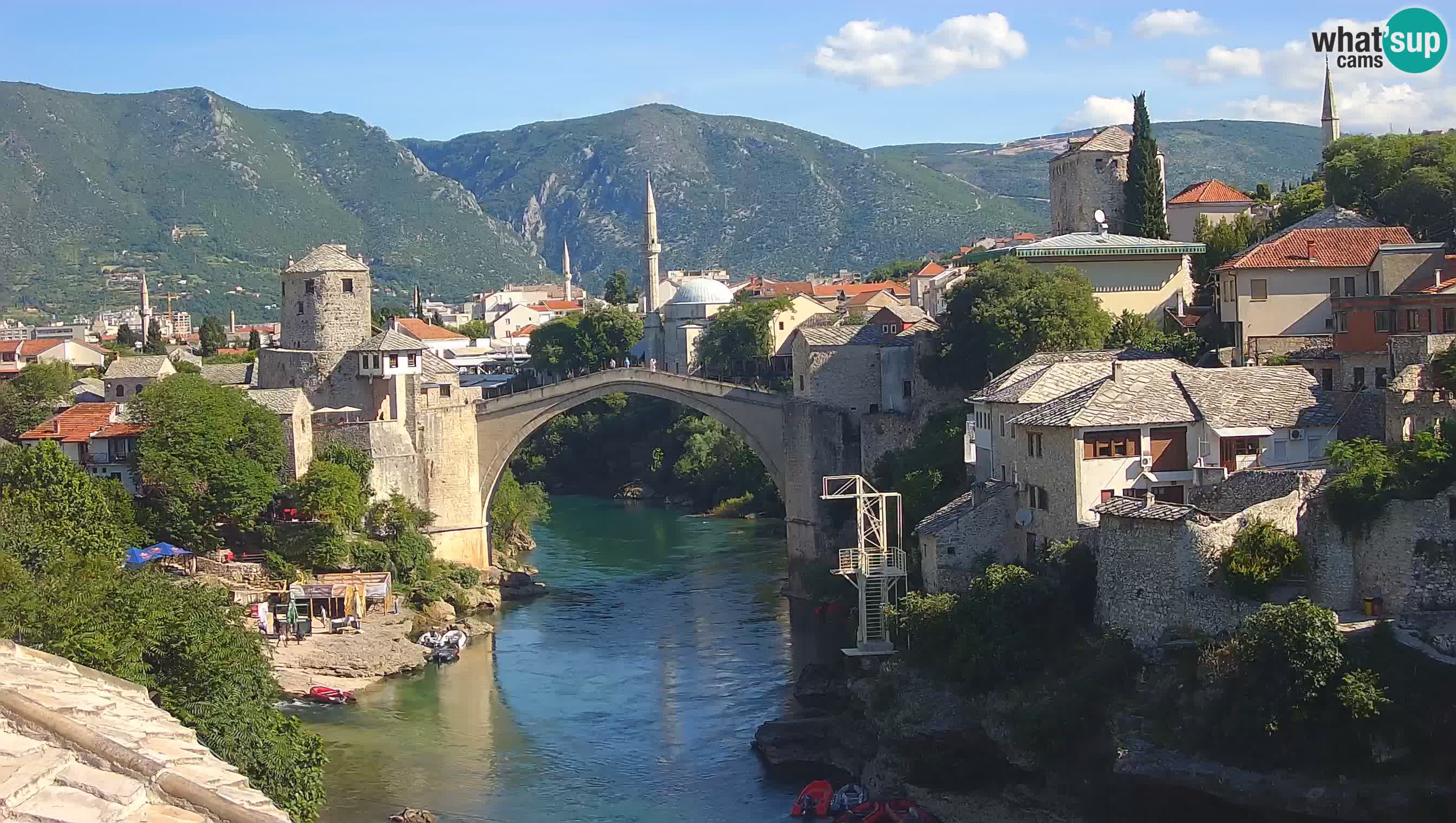 Mostar webkamera – Die Alte Brücke über den Fluss Neretva