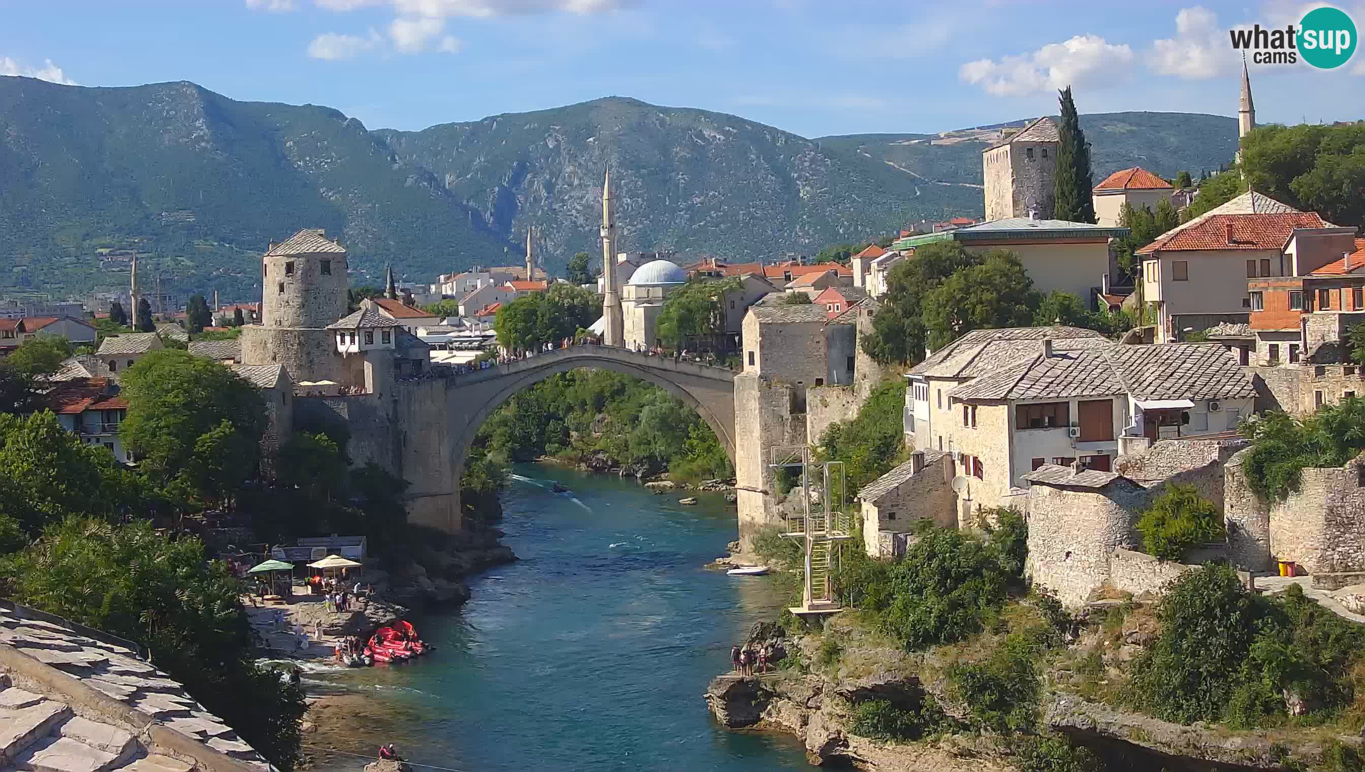 Mostar webkamera – Die Alte Brücke über den Fluss Neretva