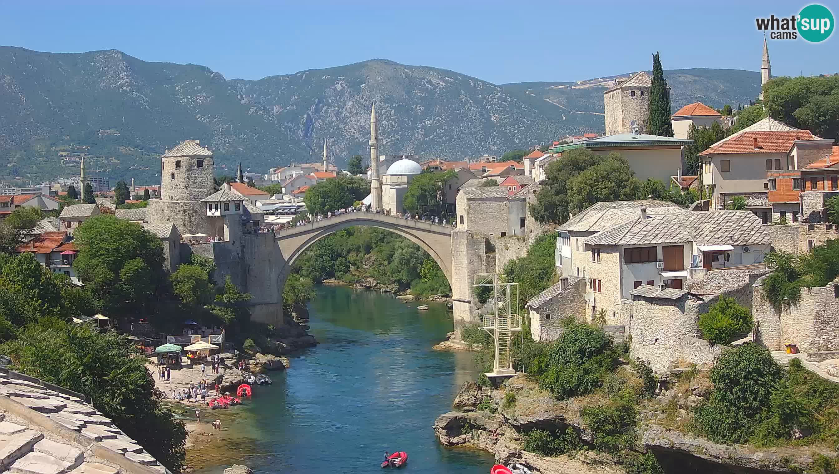 Mostar webkamera – Die Alte Brücke über den Fluss Neretva