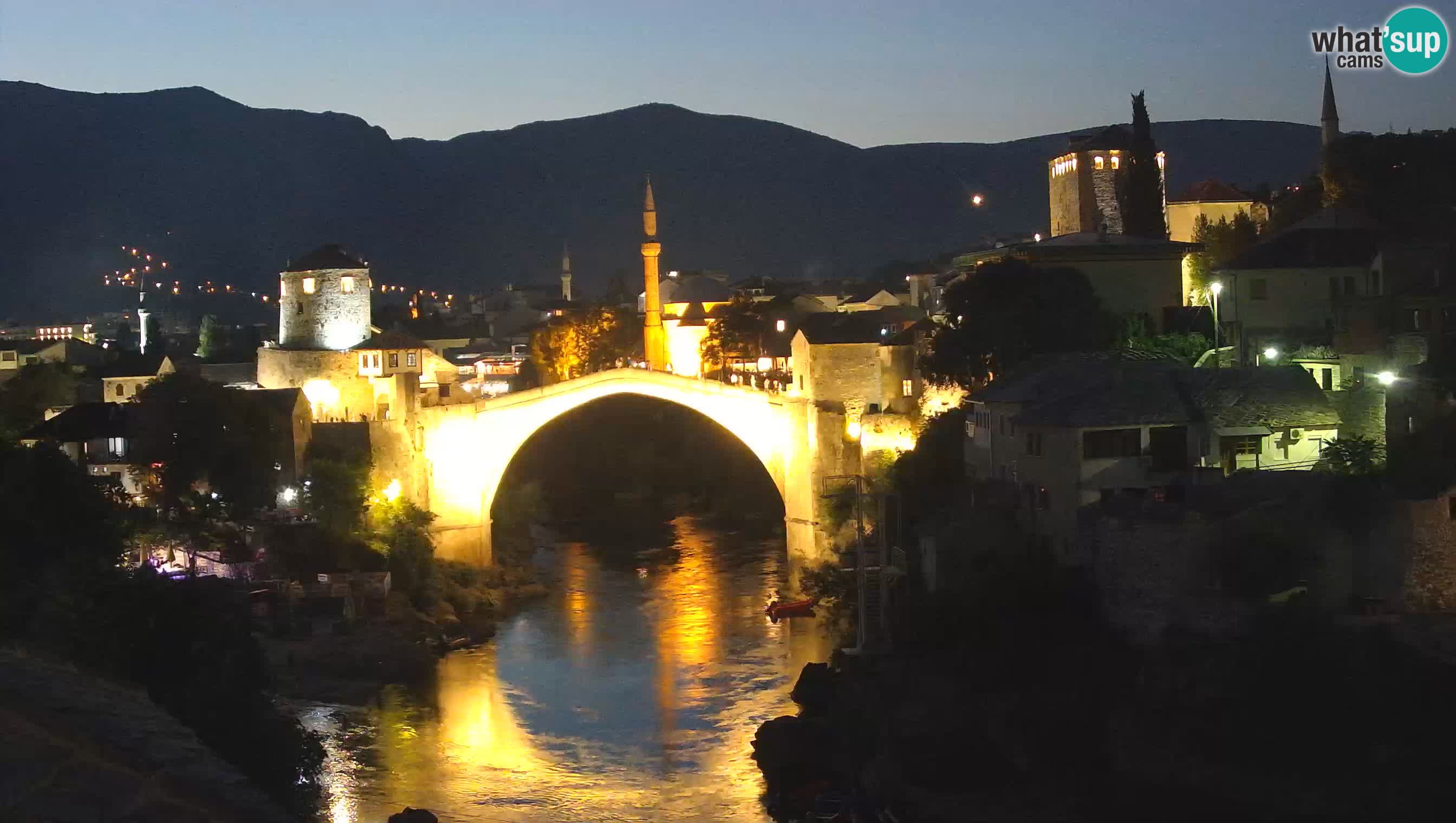 Mostar webkamera – Die Alte Brücke über den Fluss Neretva