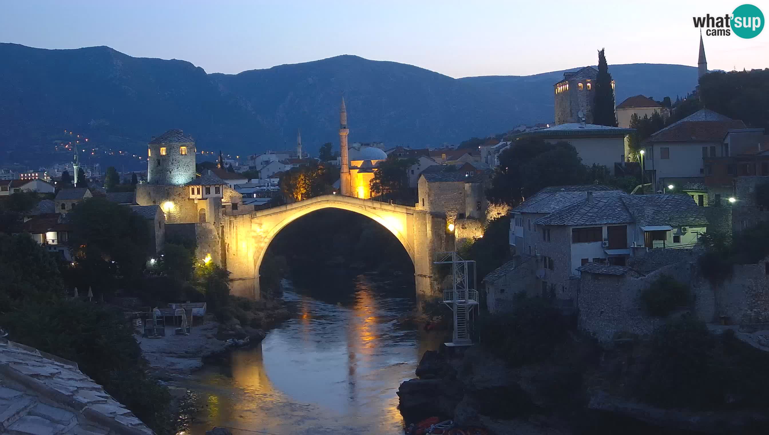 Mostar webkamera – Die Alte Brücke über den Fluss Neretva