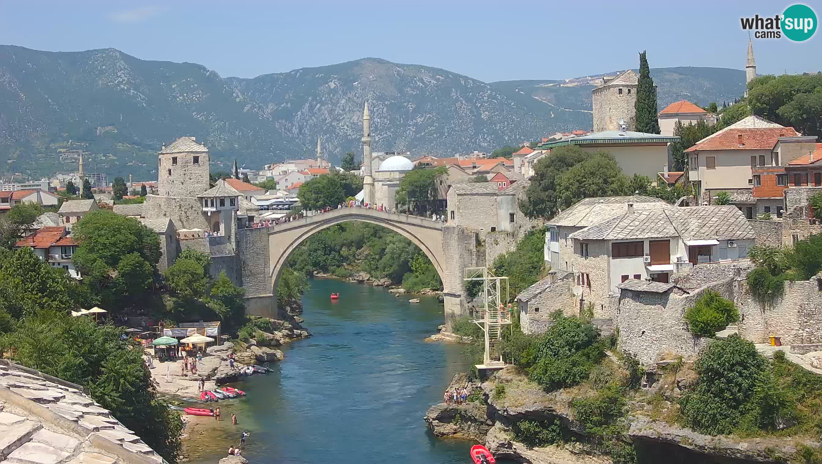 Mostar webkamera – Die Alte Brücke über den Fluss Neretva